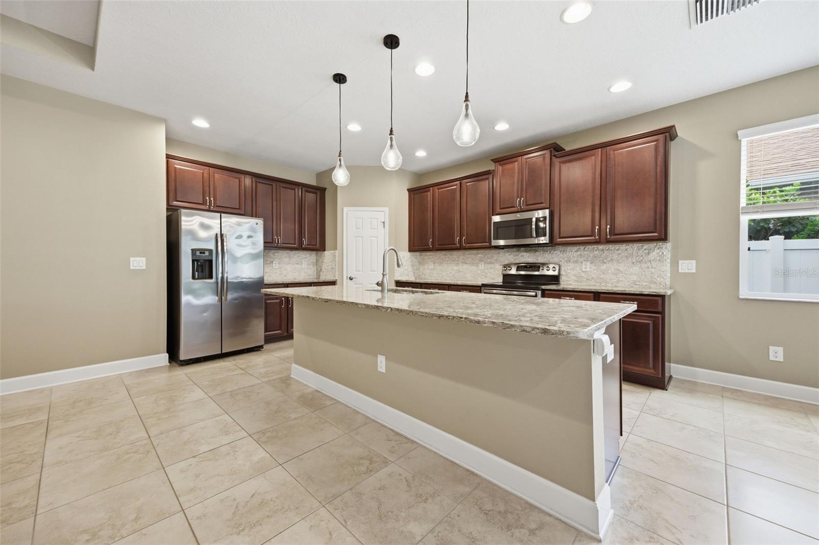 Image 16 of 41 For 5307 65th Terrace E