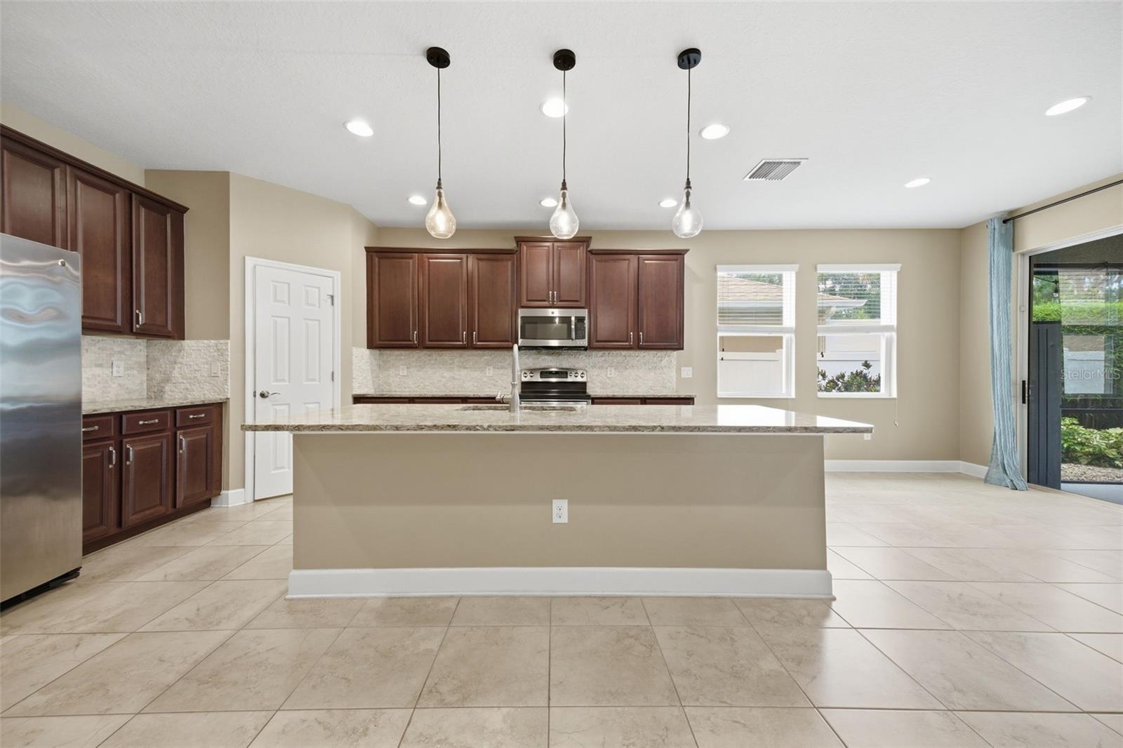 Image 18 of 41 For 5307 65th Terrace E