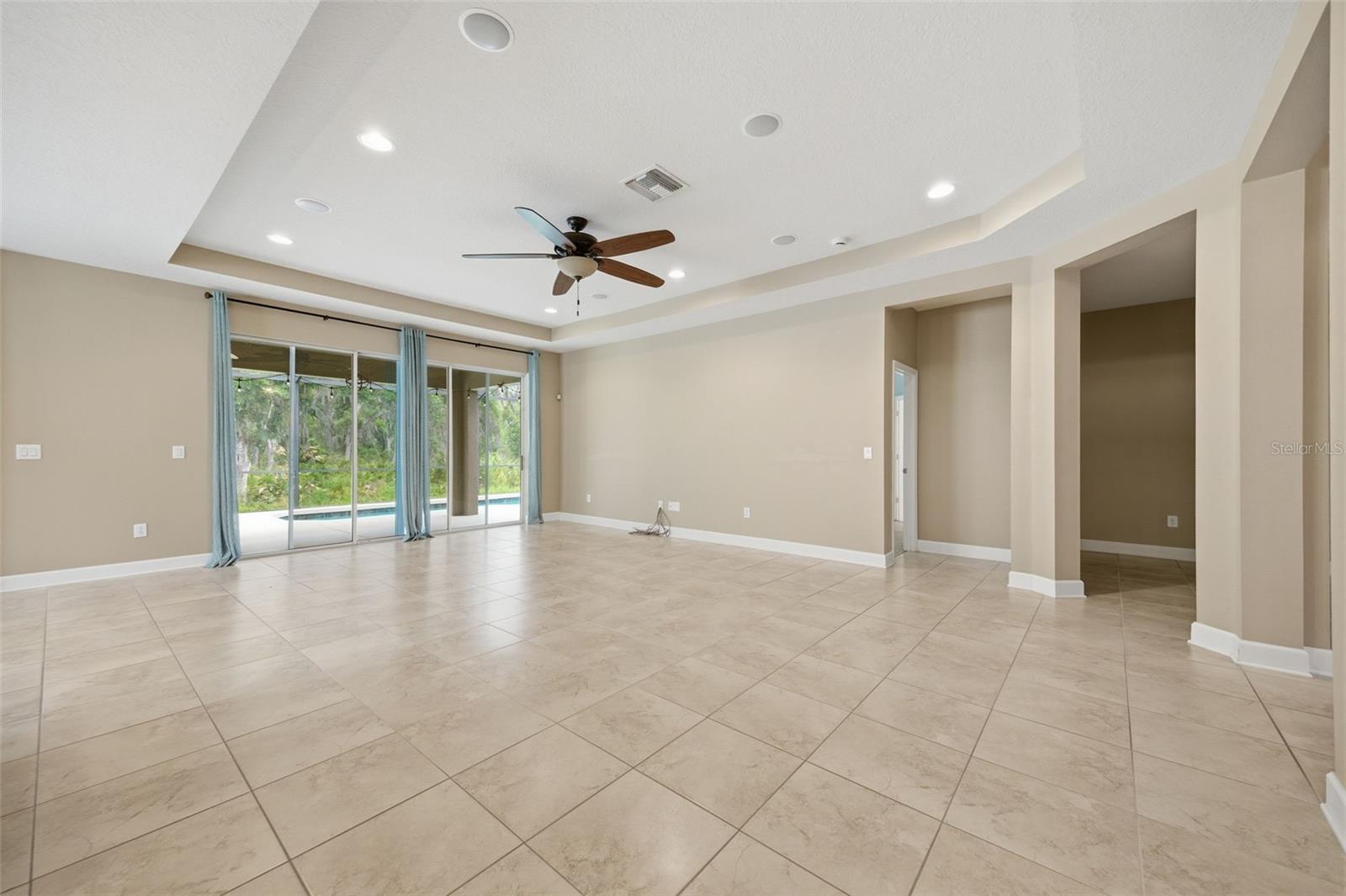 Image 22 of 41 For 5307 65th Terrace E