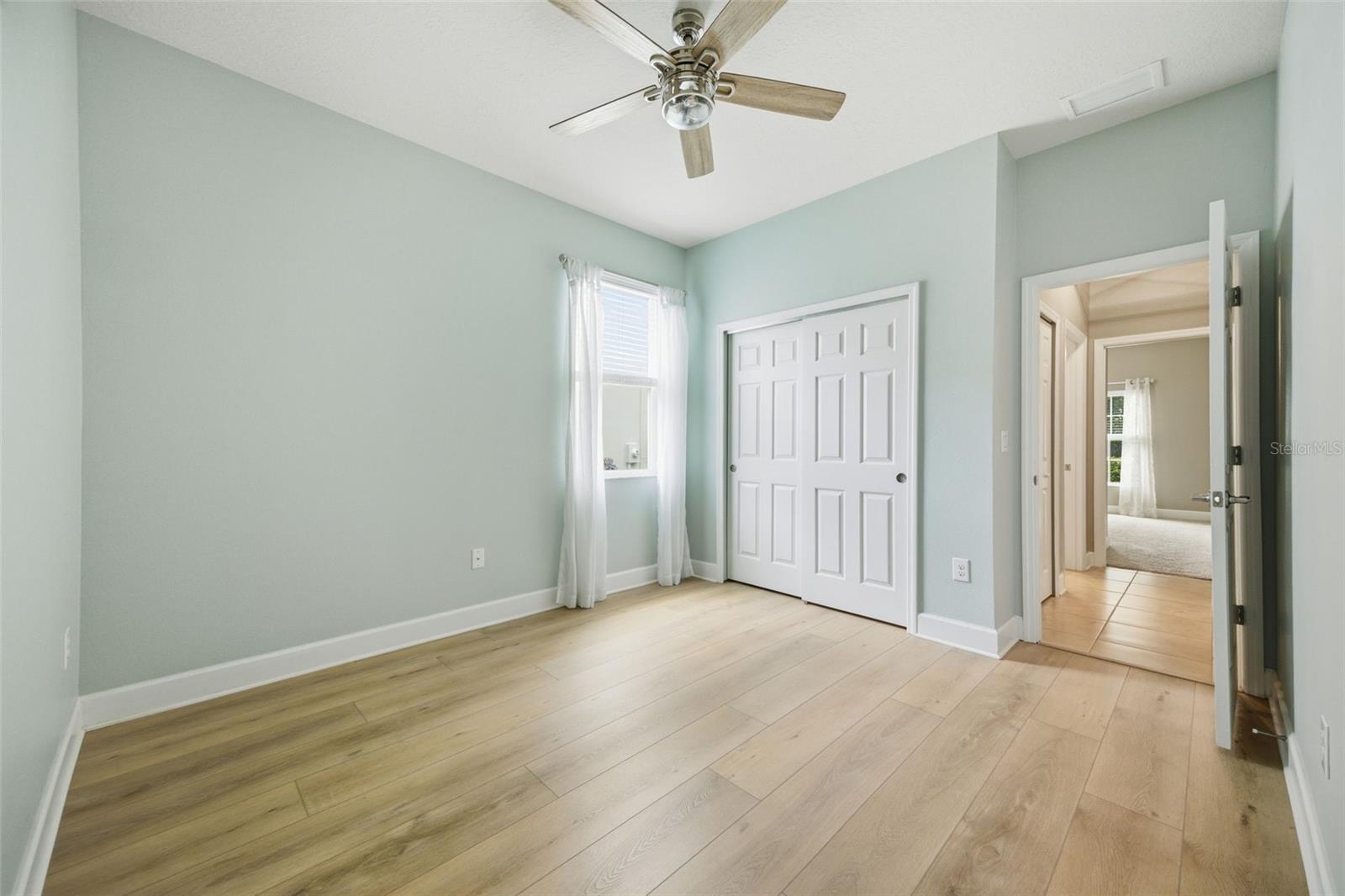 Image 33 of 41 For 5307 65th Terrace E