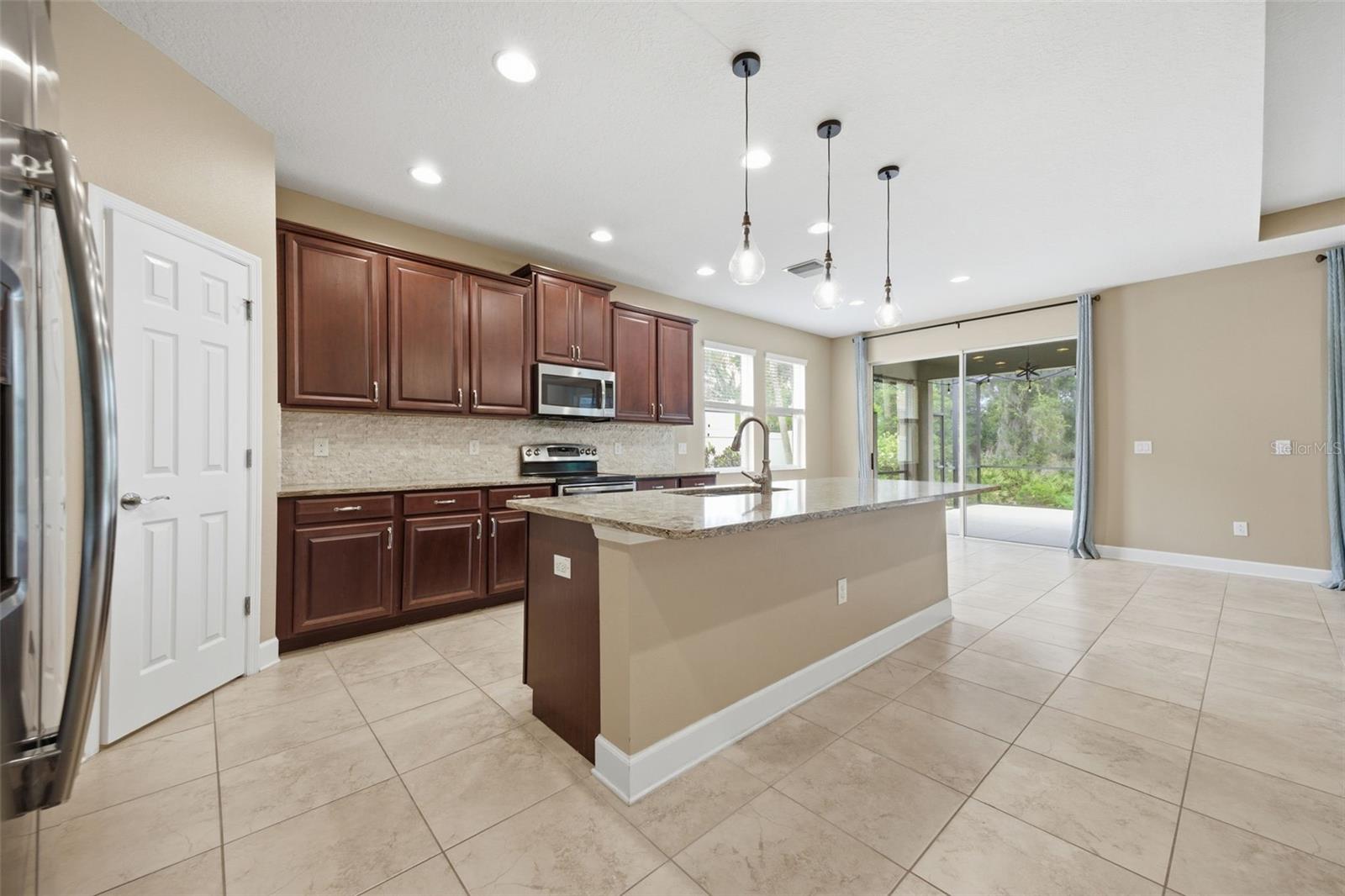 Image 4 of 41 For 5307 65th Terrace E