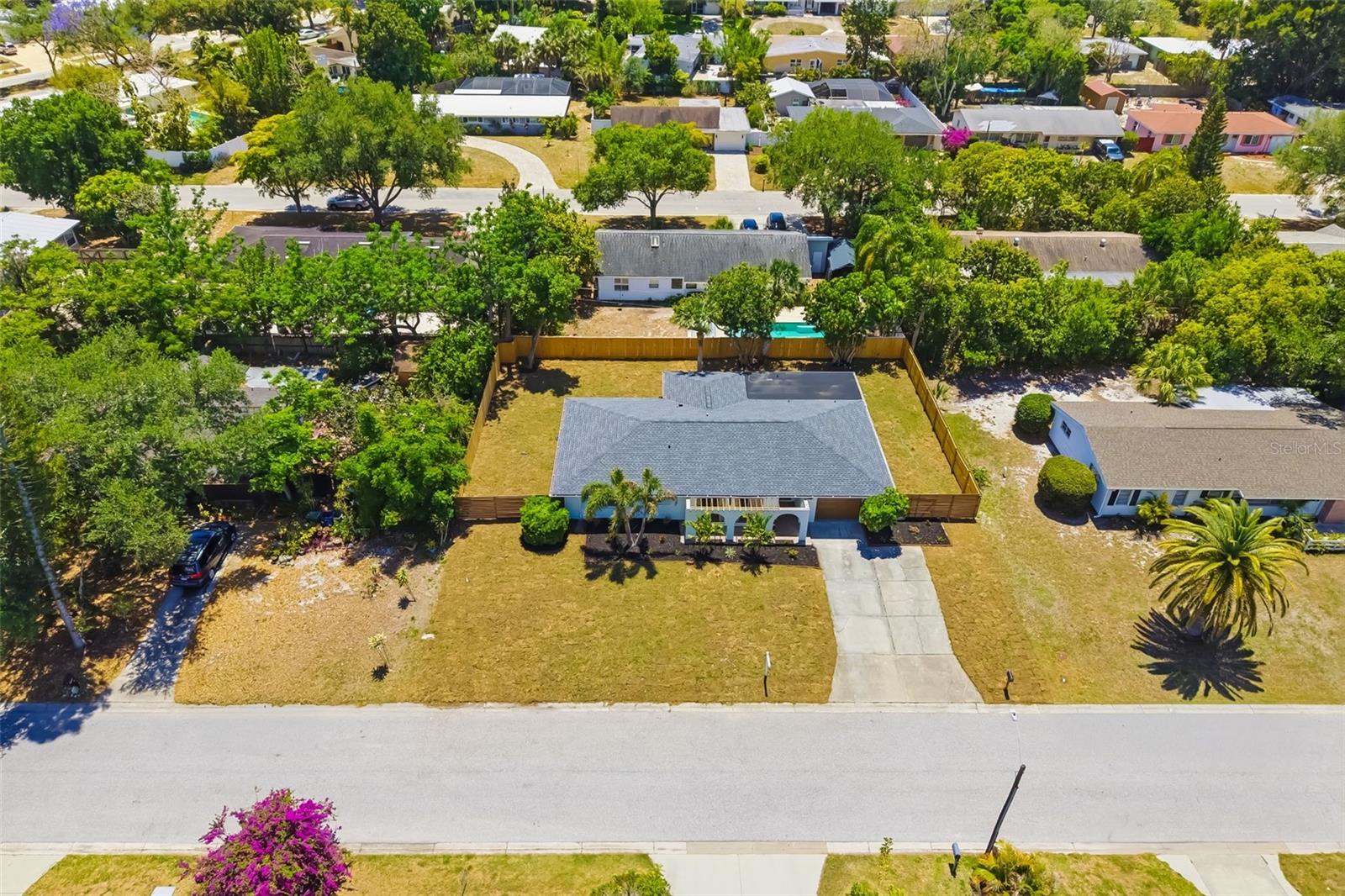 Image 4 of 82 For 2436 Goldenrod Street