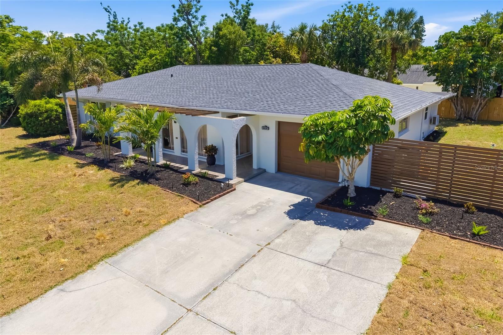 Image 5 of 82 For 2436 Goldenrod Street