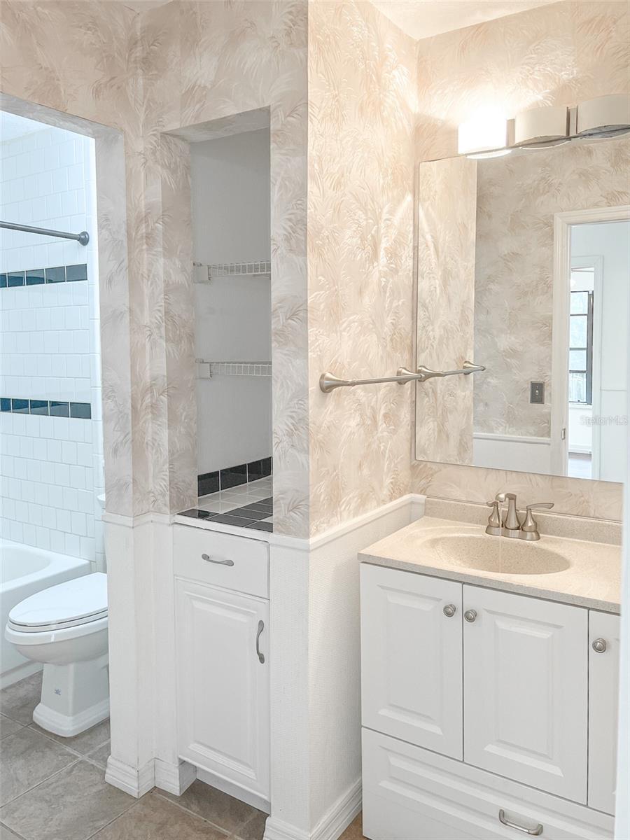 Image 17 of 20 For 11901 4th Street N 8102