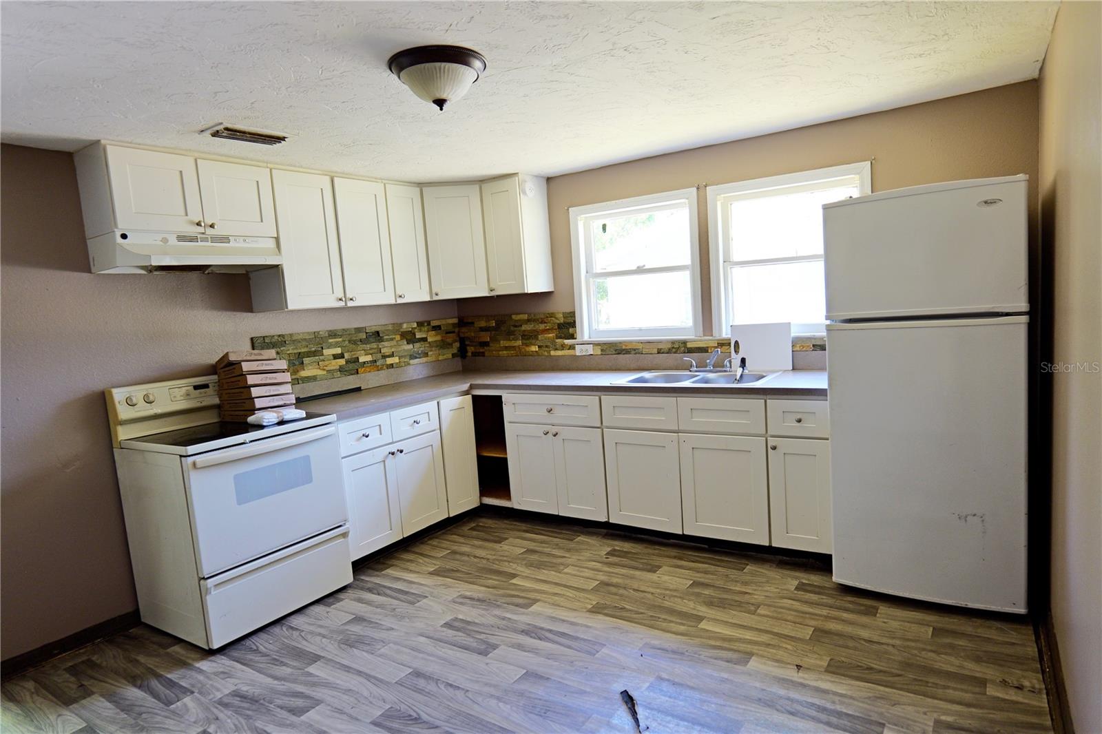 Image 5 of 26 For 3124 9th Street E