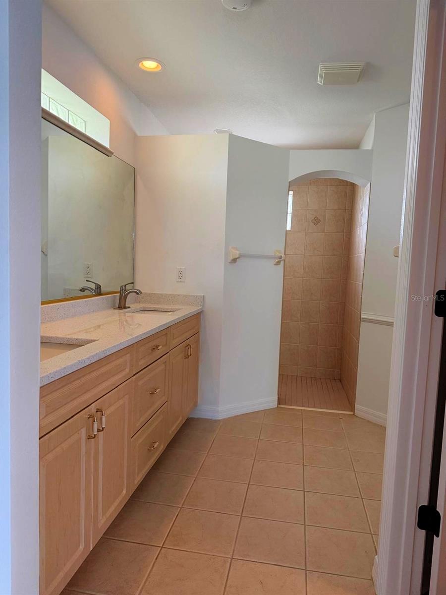 Image 40 of 47 For 2429 Jasmine Way