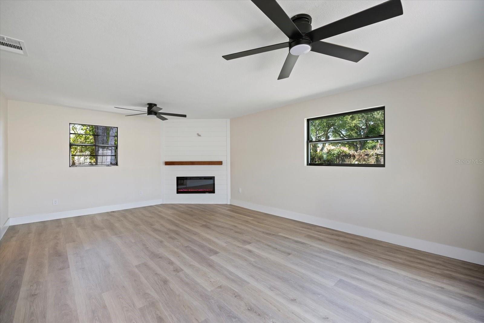 Image 19 of 44 For 11014 58th Street N