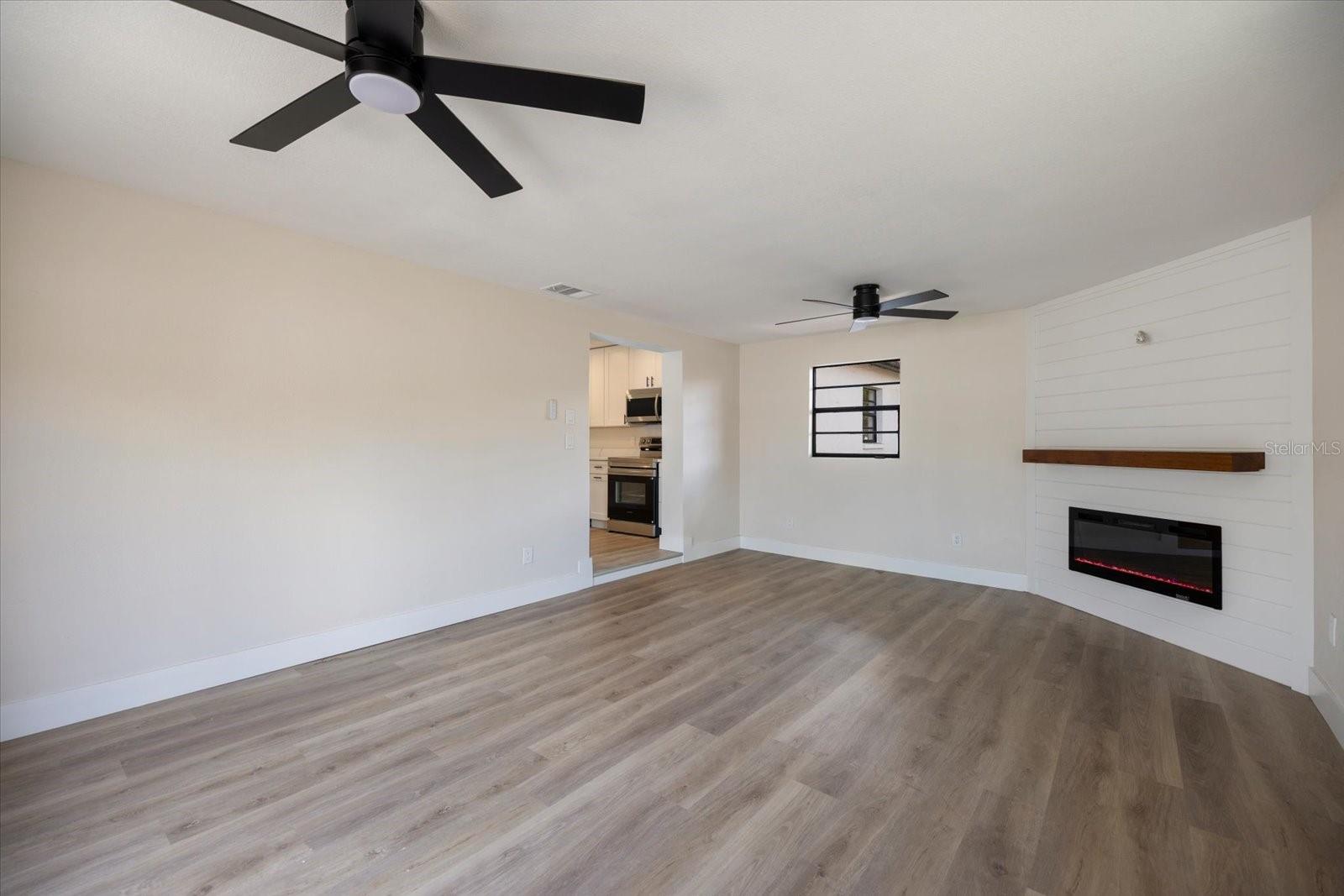 Image 22 of 44 For 11014 58th Street N