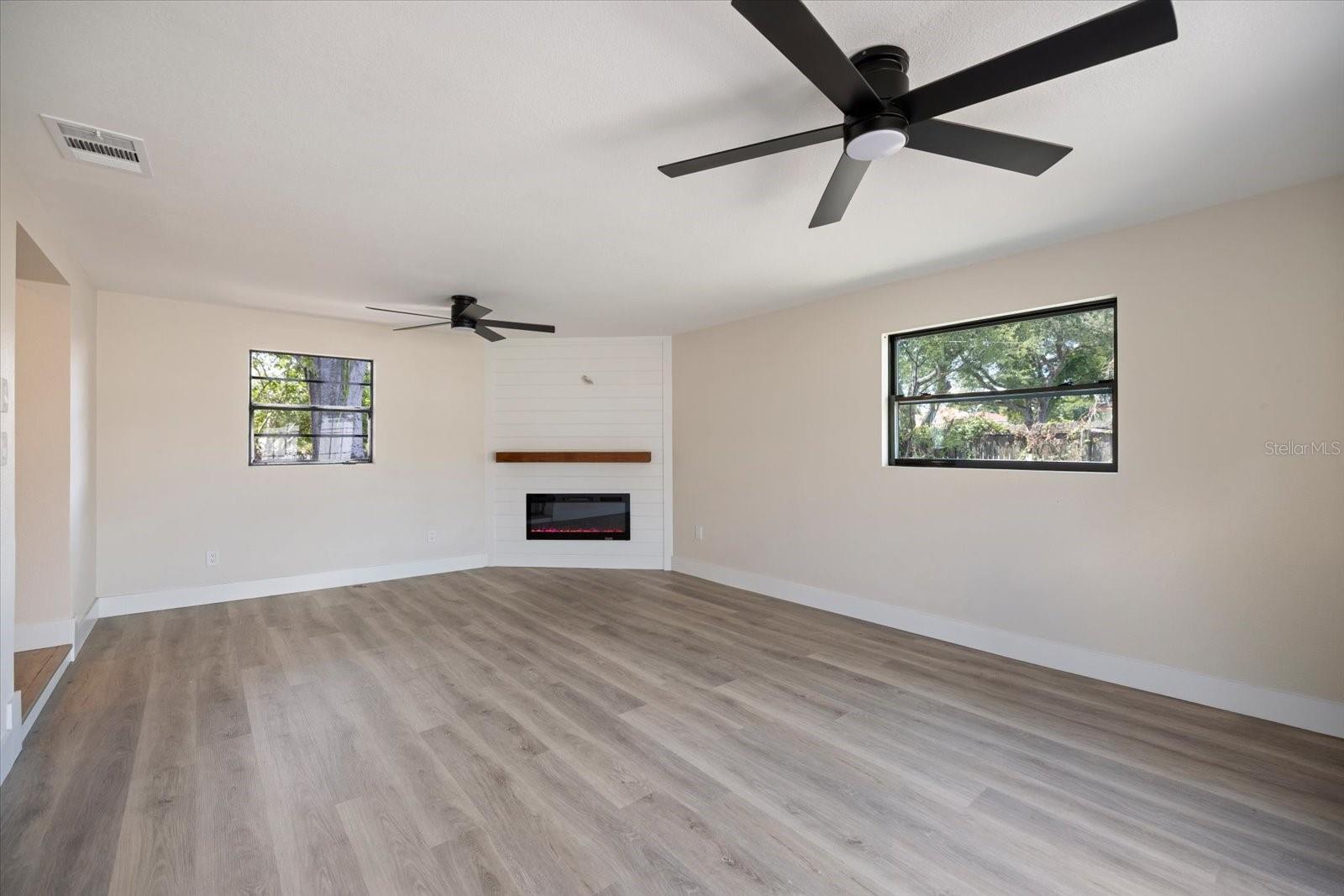 Image 24 of 44 For 11014 58th Street N