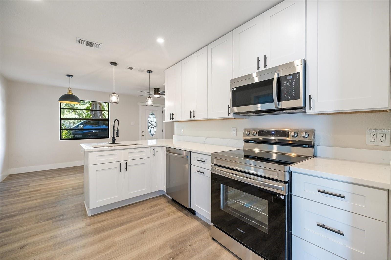 Image 7 of 44 For 11014 58th Street N