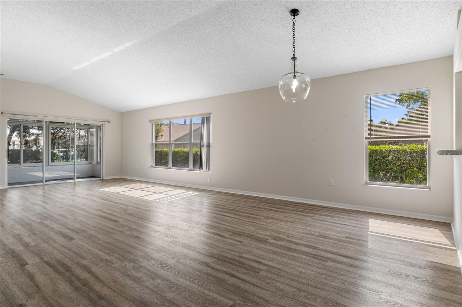 Image 10 of 50 For 18236 Webster Grove Drive