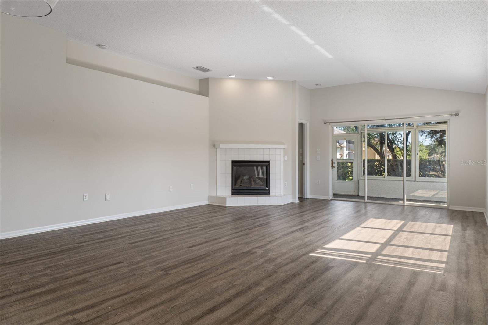 Image 16 of 50 For 18236 Webster Grove Drive