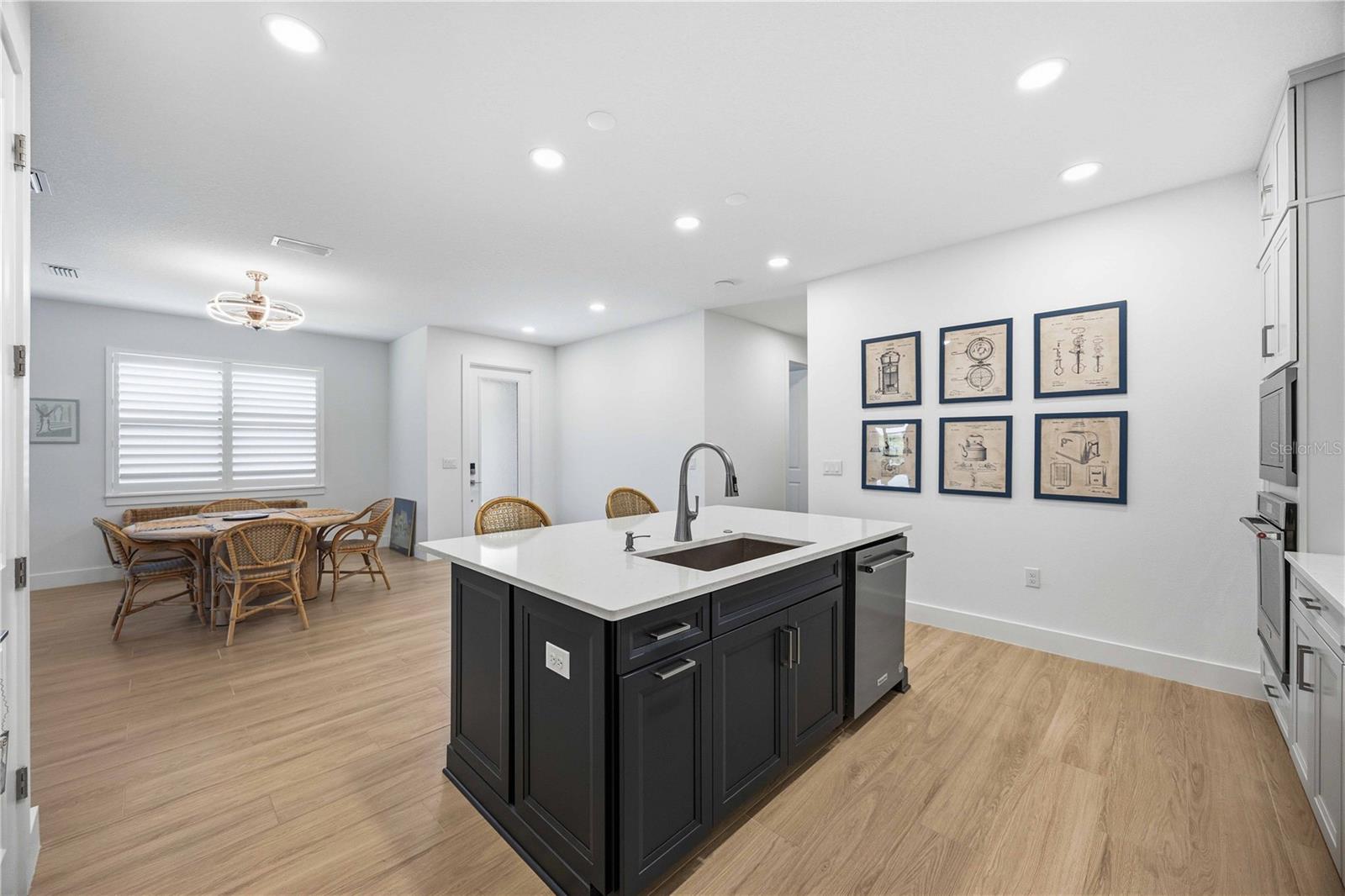 Listing photo id 9 for 18652 Dayspring Place
