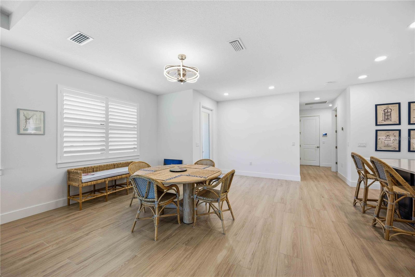 Listing photo id 12 for 18652 Dayspring Place