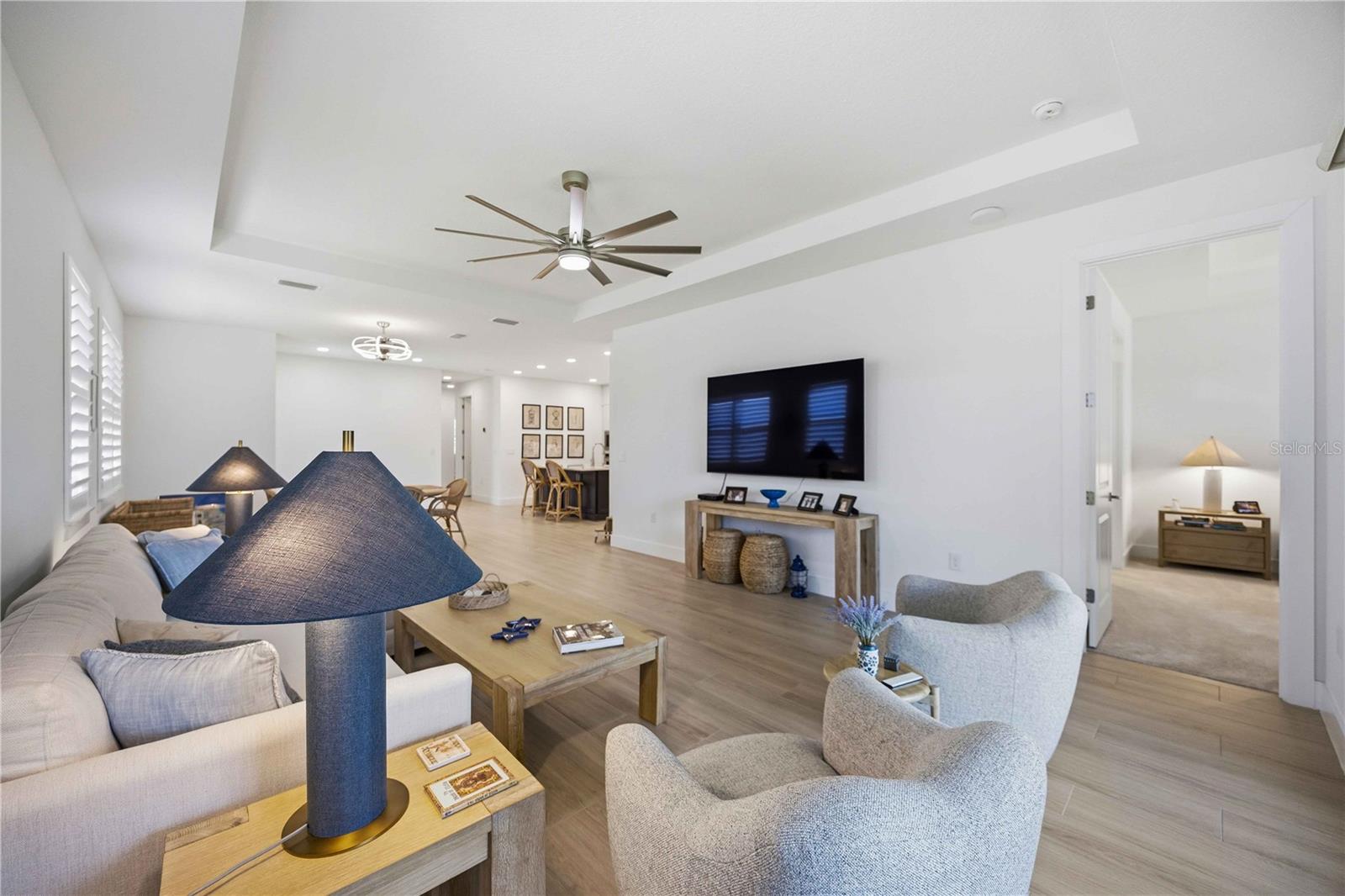 Listing photo id 16 for 18652 Dayspring Place