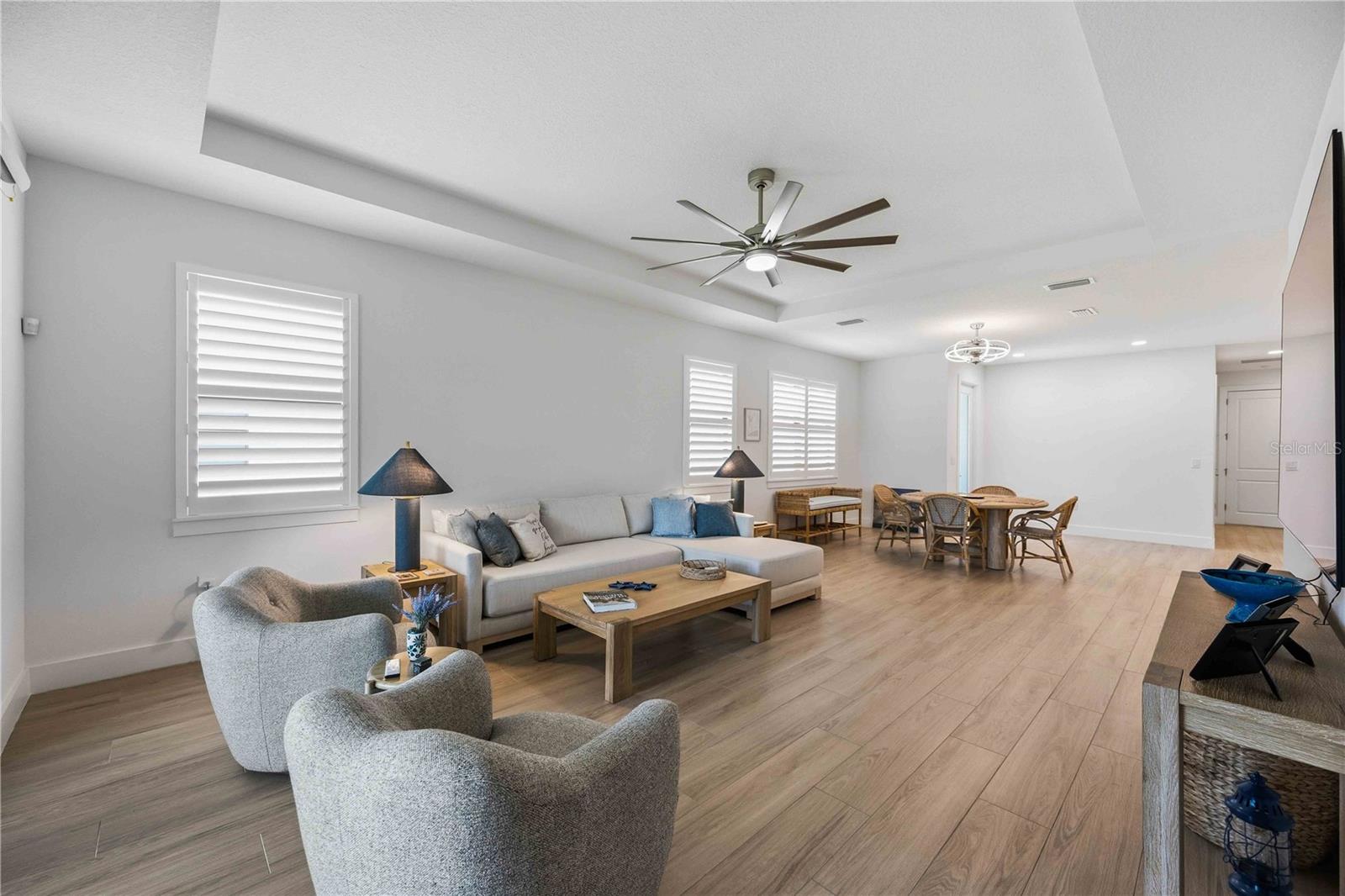 Listing photo id 17 for 18652 Dayspring Place