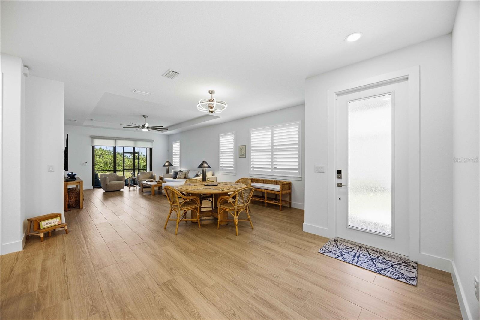 Listing photo id 19 for 18652 Dayspring Place