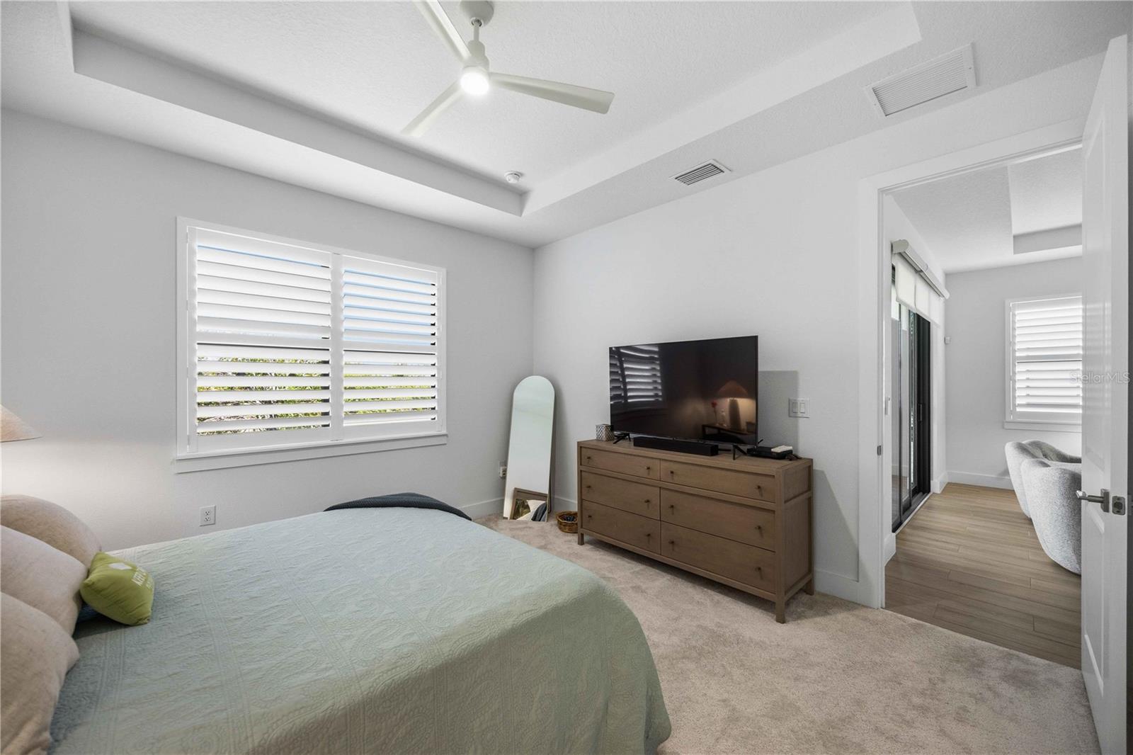 Listing photo id 22 for 18652 Dayspring Place