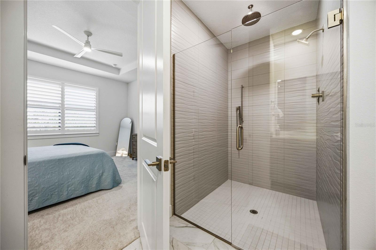 Listing photo id 24 for 18652 Dayspring Place