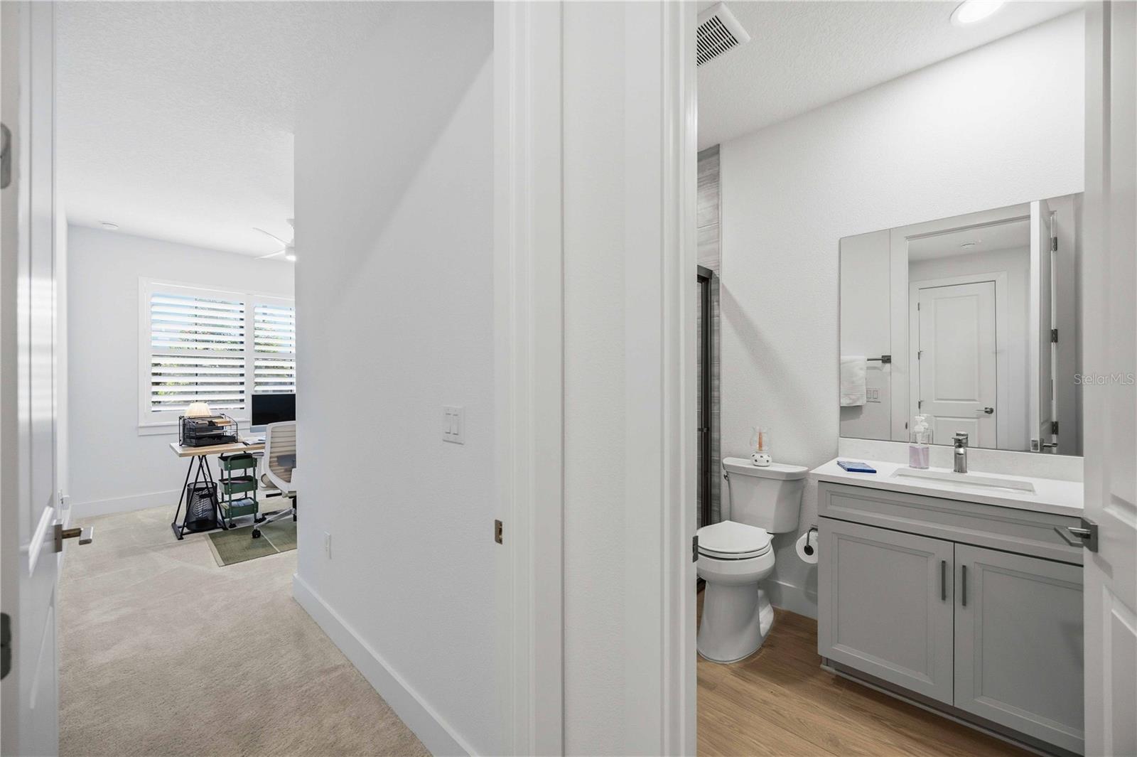 Listing photo id 33 for 18652 Dayspring Place