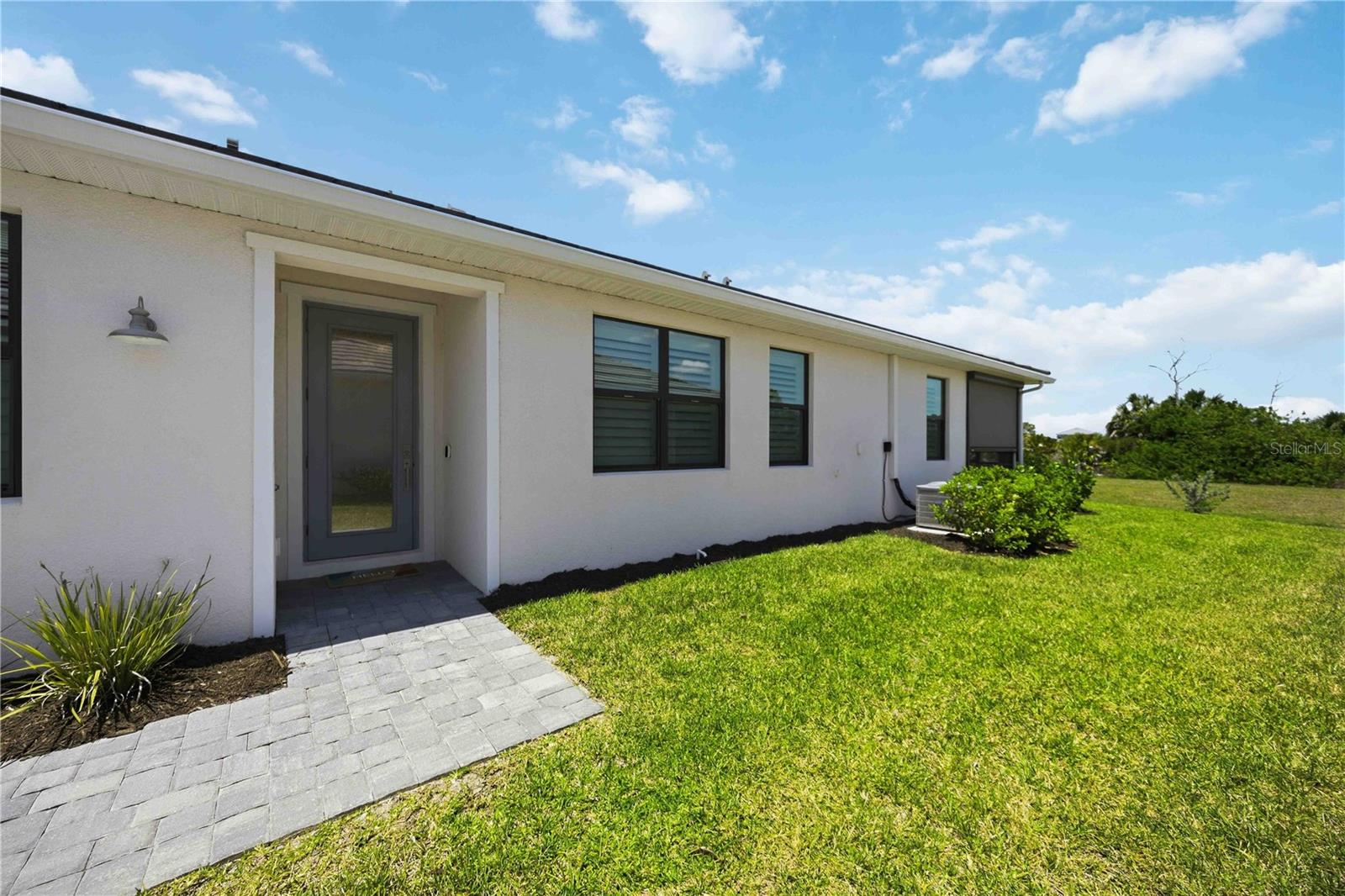Listing photo id 41 for 18652 Dayspring Place