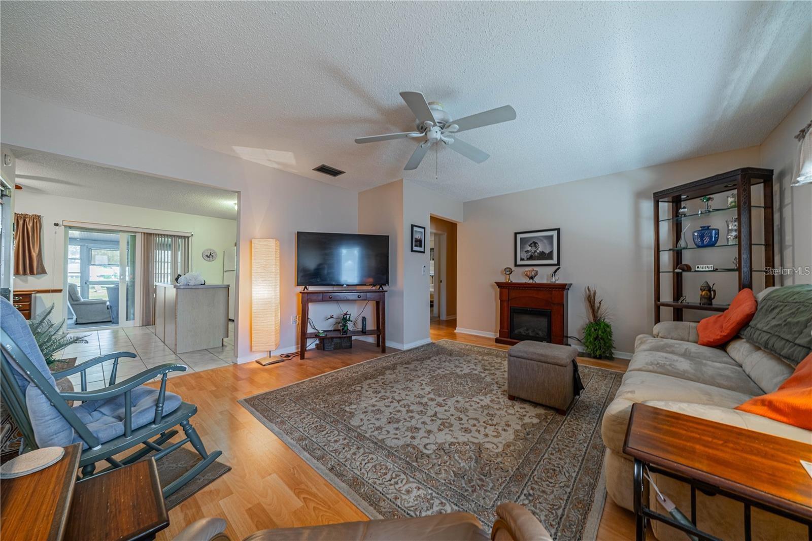 Image 4 of 16 For 709 Brockton Place Na