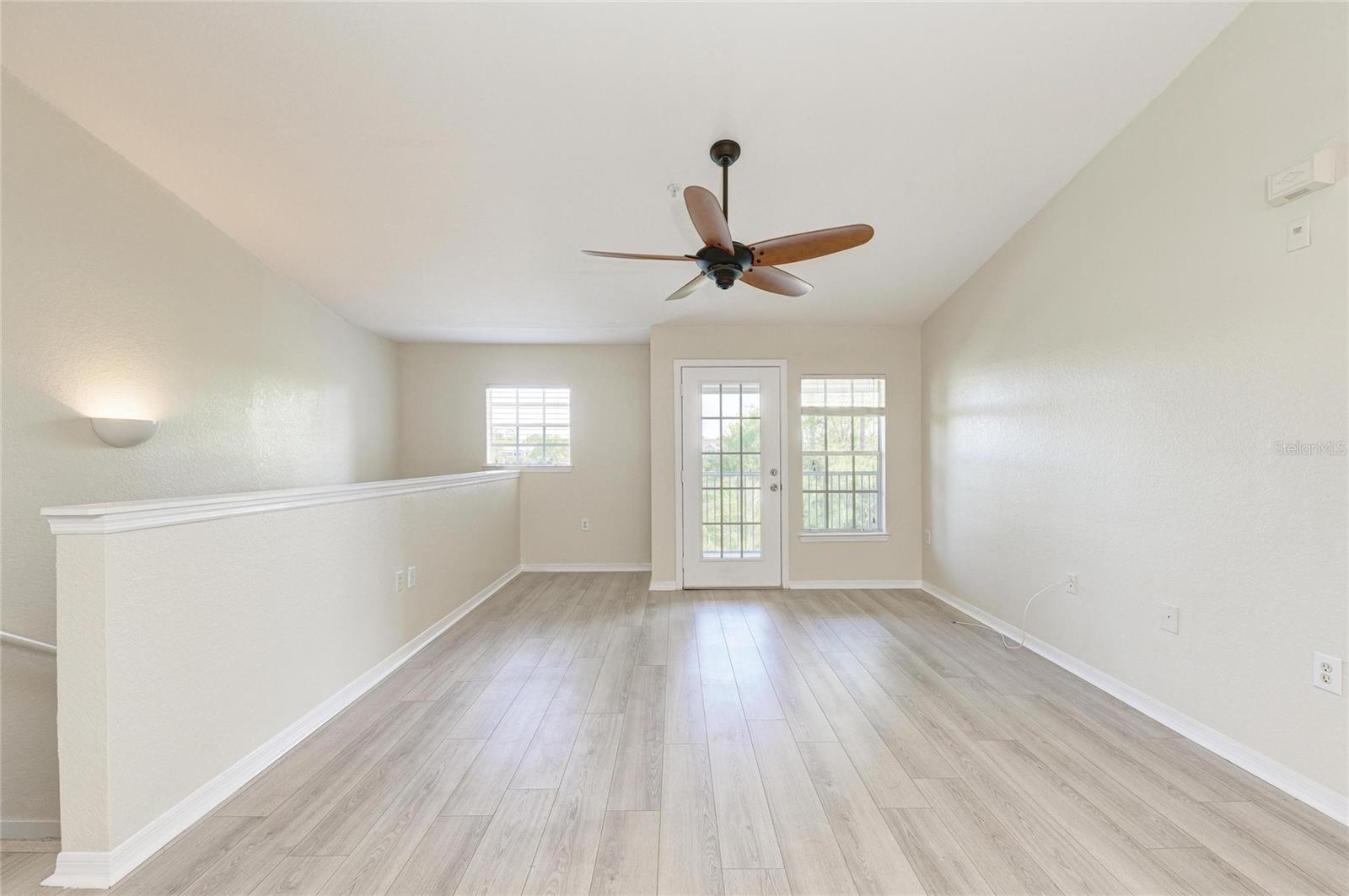 Image 11 of 54 For 8911 Manor Loop 207