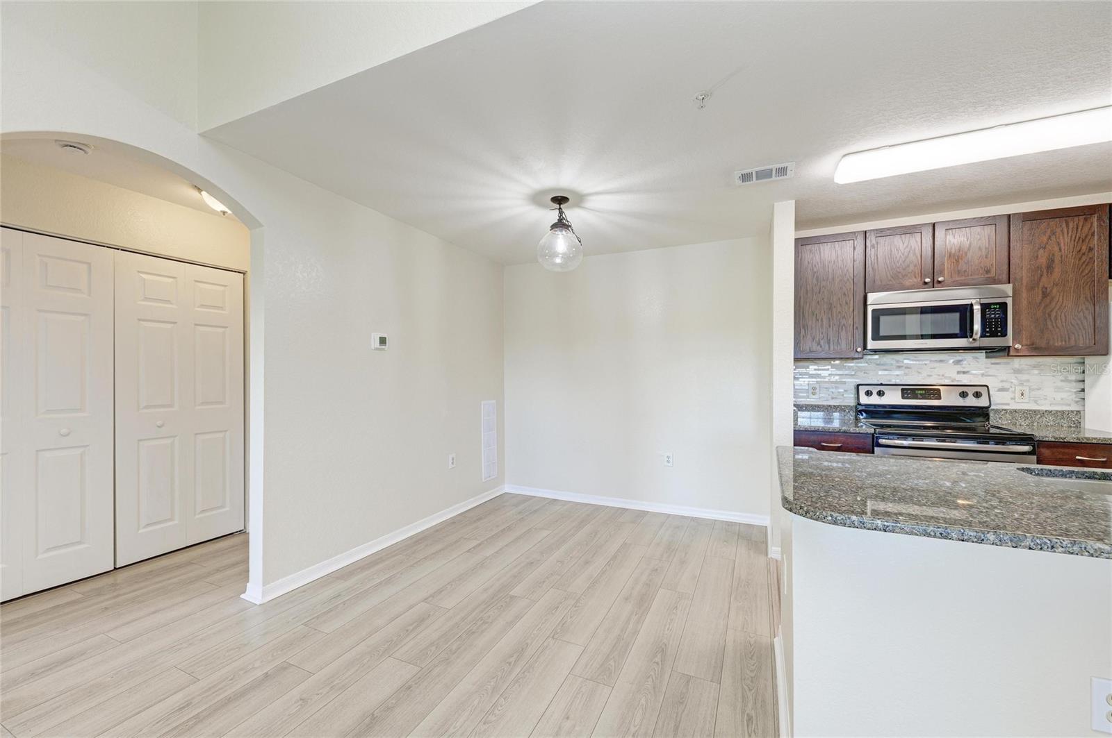 Image 20 of 54 For 8911 Manor Loop 207