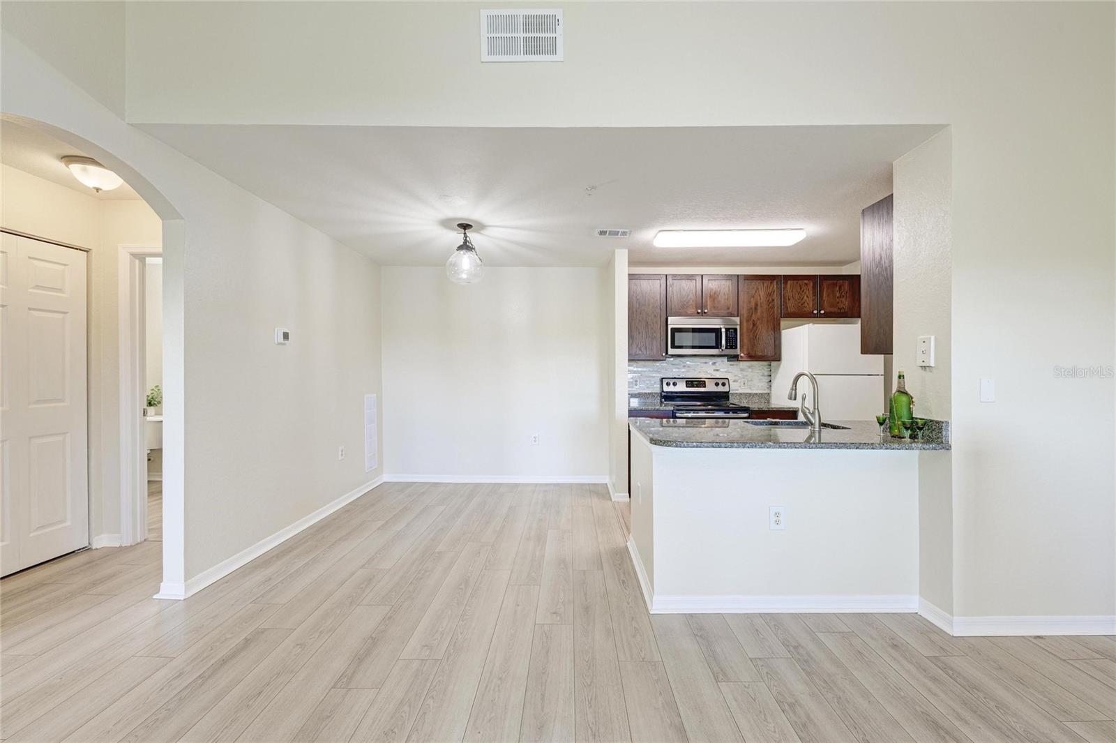 Image 21 of 54 For 8911 Manor Loop 207