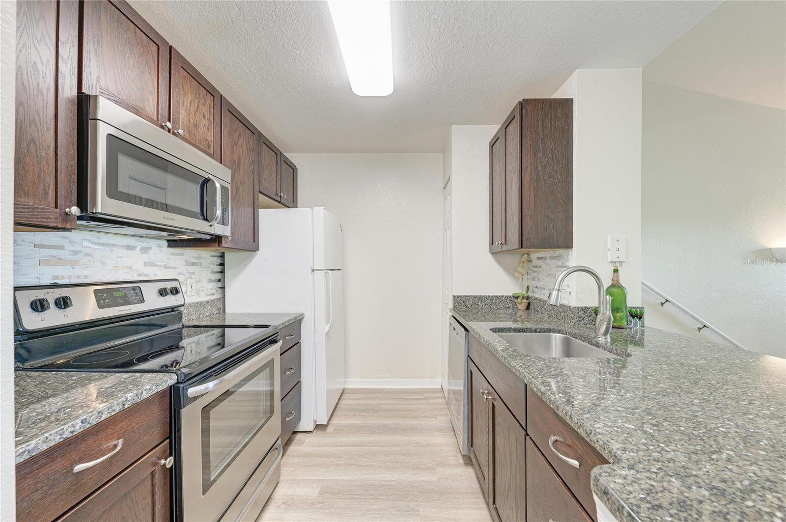 Image 26 of 54 For 8911 Manor Loop 207