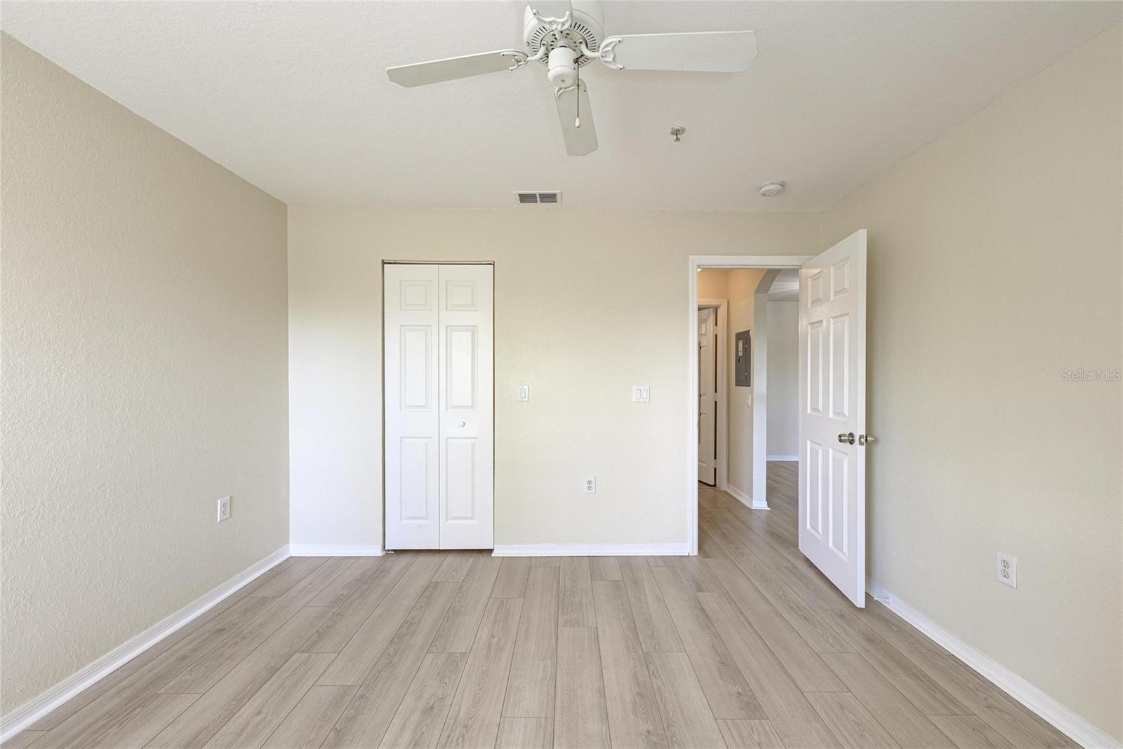 Image 31 of 54 For 8911 Manor Loop 207