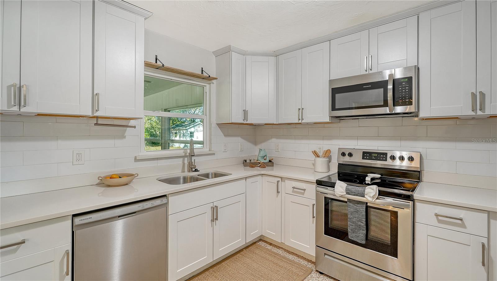 Image 11 of 37 For 209 Briggs Court