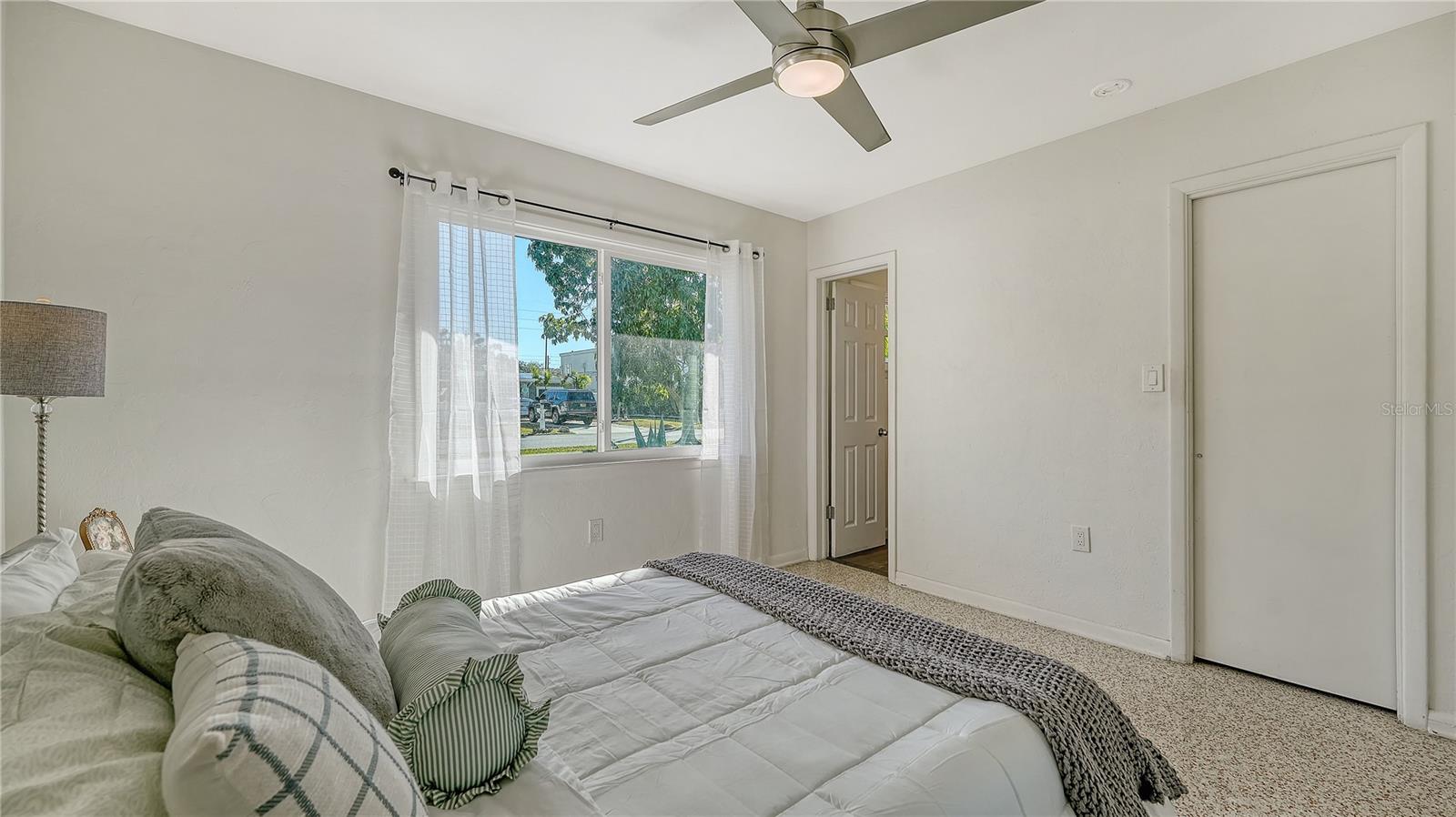 Image 17 of 37 For 209 Briggs Court