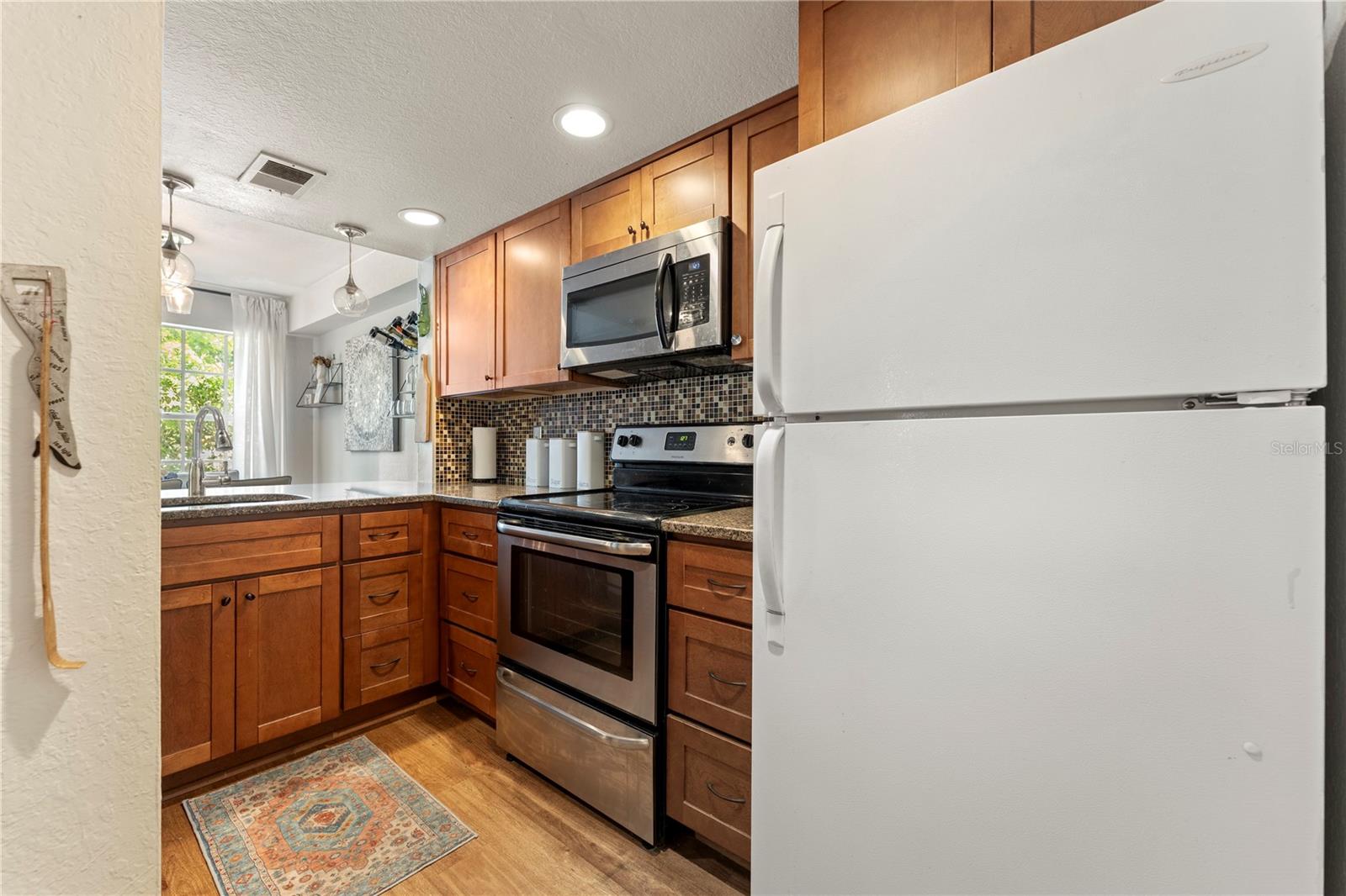 Image 14 of 90 For 850 Tamiami Trail 604