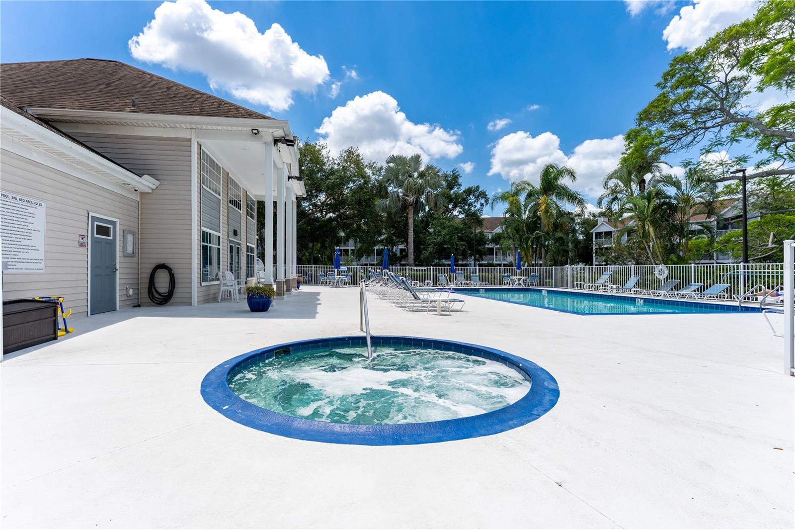 Image 35 of 90 For 850 Tamiami Trail 604