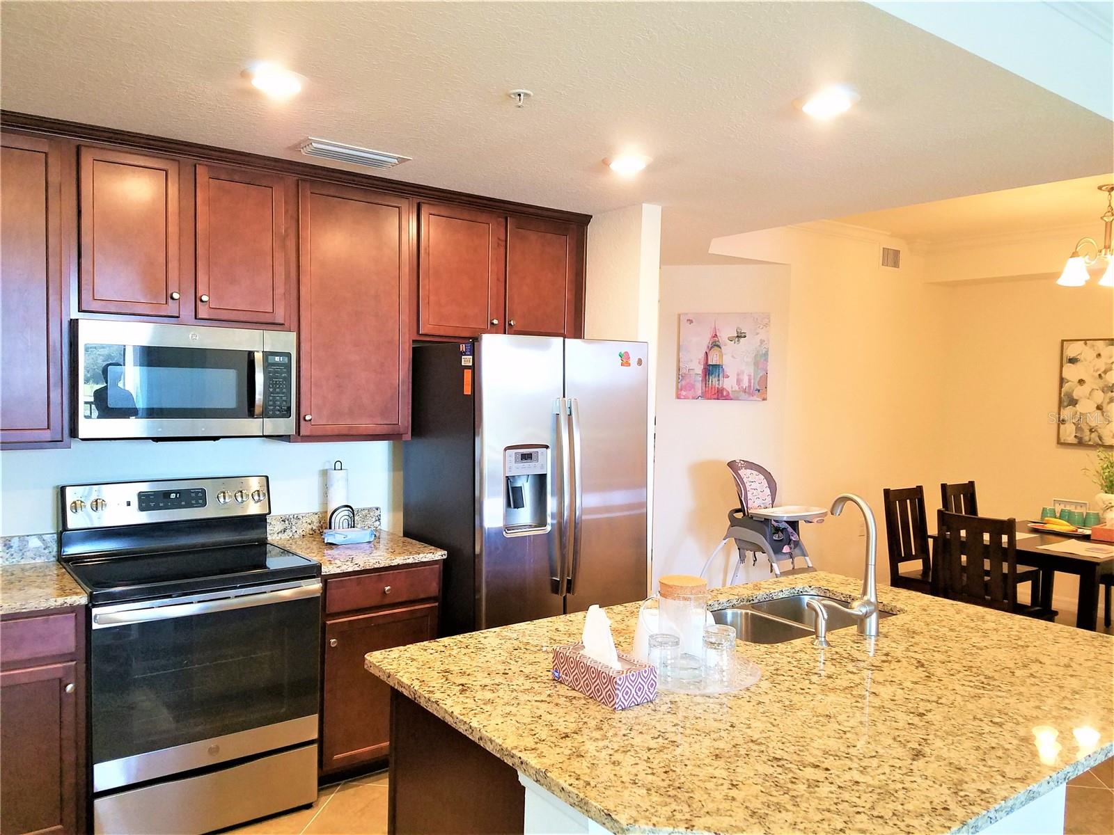 Image 4 of 14 For 17108 Vardon Terrace 208