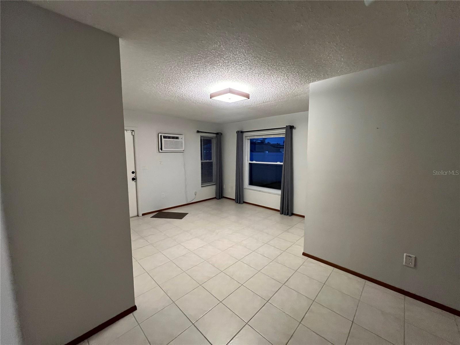 Listing photo id 2 for 3710 Wilkinson Road