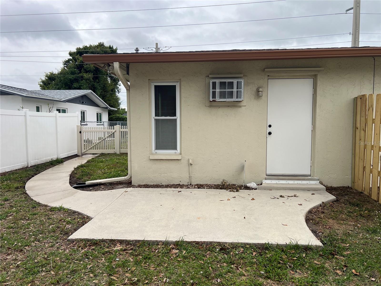 Listing photo id 4 for 3710 Wilkinson Road