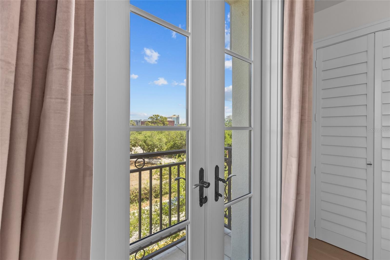 Image 15 of 32 For 445 Orange Avenue 309