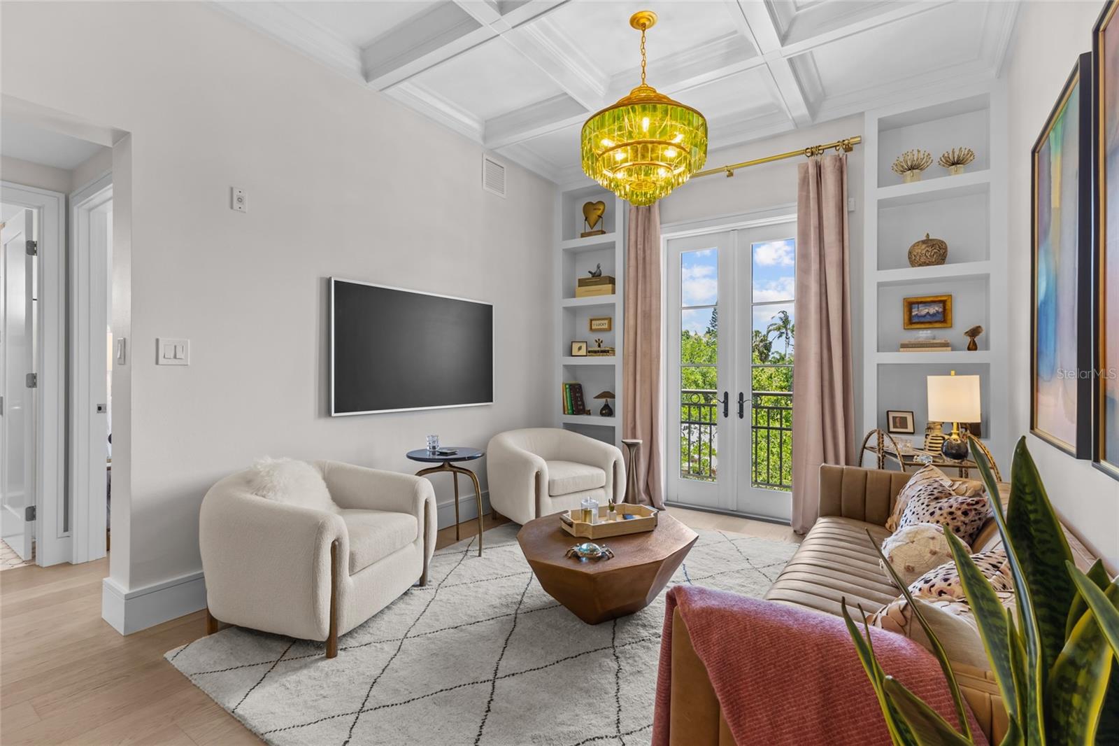 Image 7 of 32 For 445 Orange Avenue 309