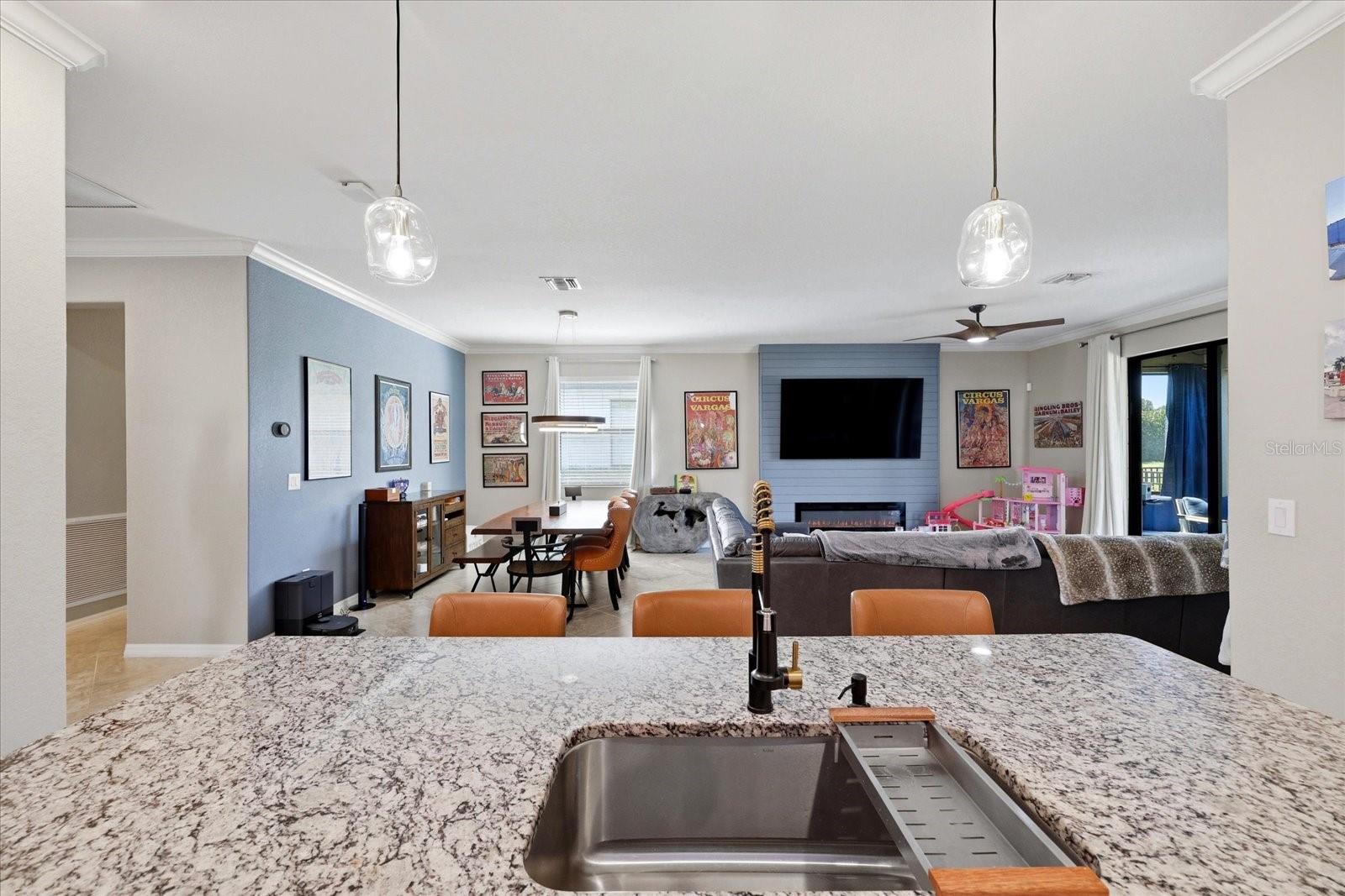 Image 11 of 36 For 17234 Blue Ridge Place