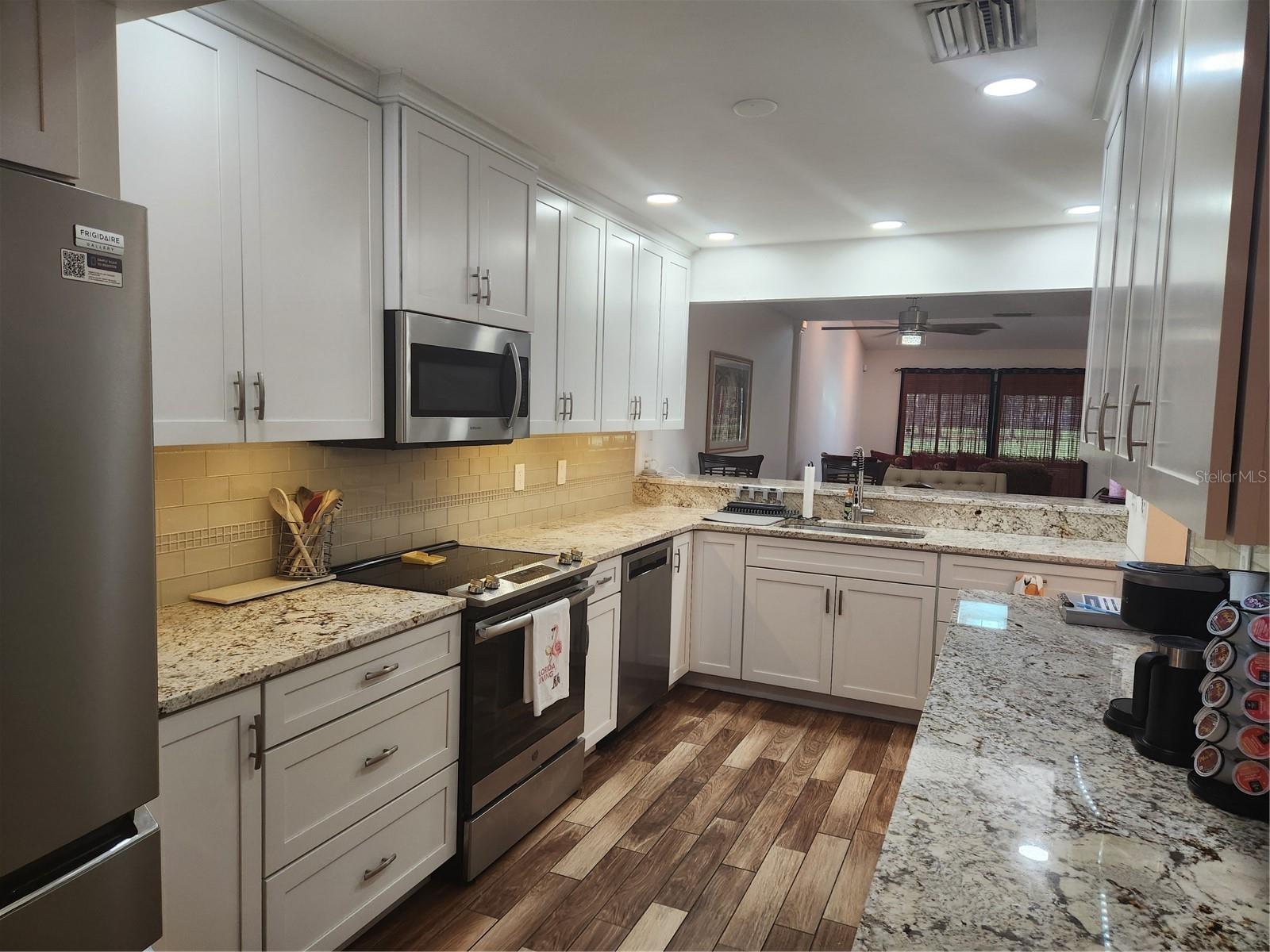 Image 4 of 23 For 3411 Avenida Madera  A
