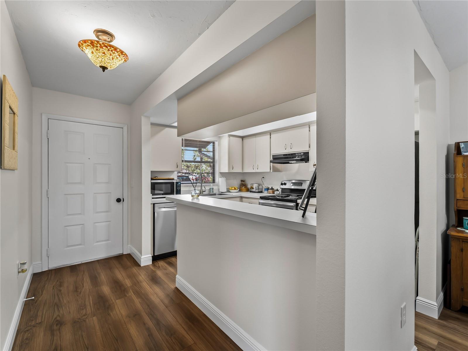 Image 10 of 49 For 929 Capri Isles Boulevard 27
