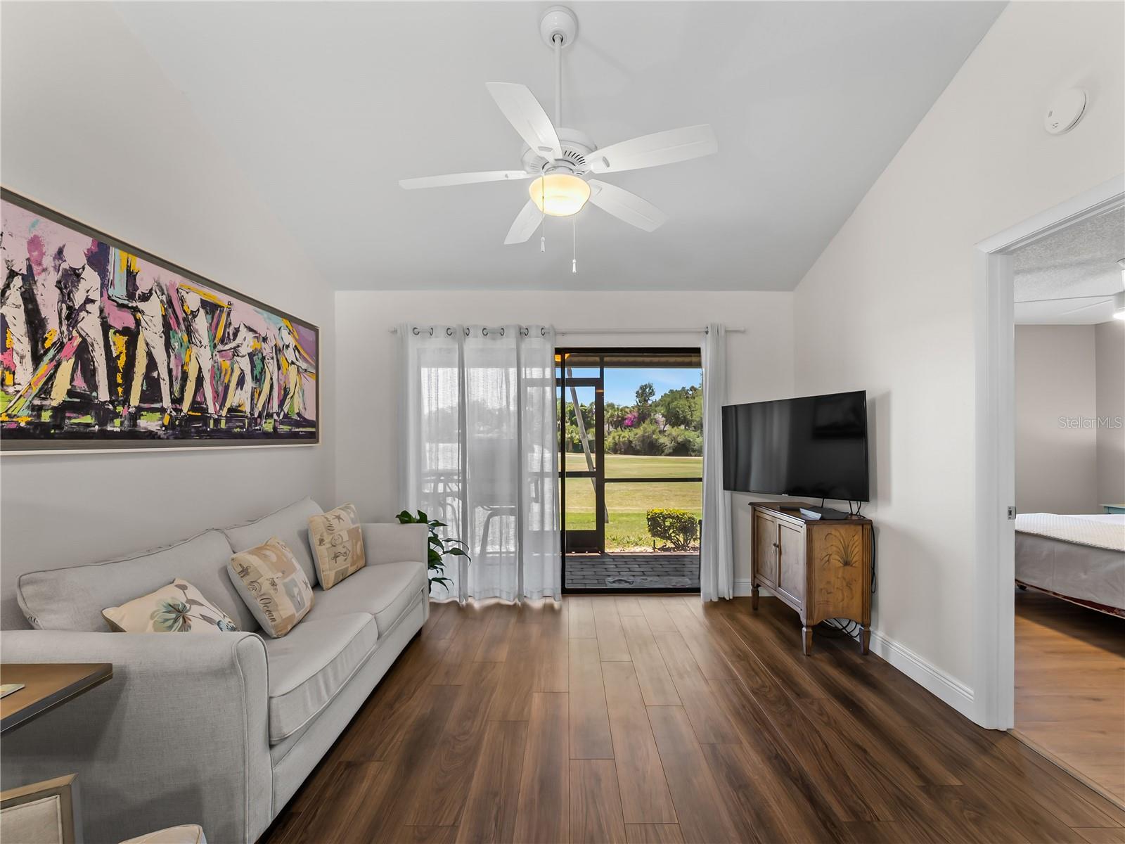 Image 19 of 49 For 929 Capri Isles Boulevard 27