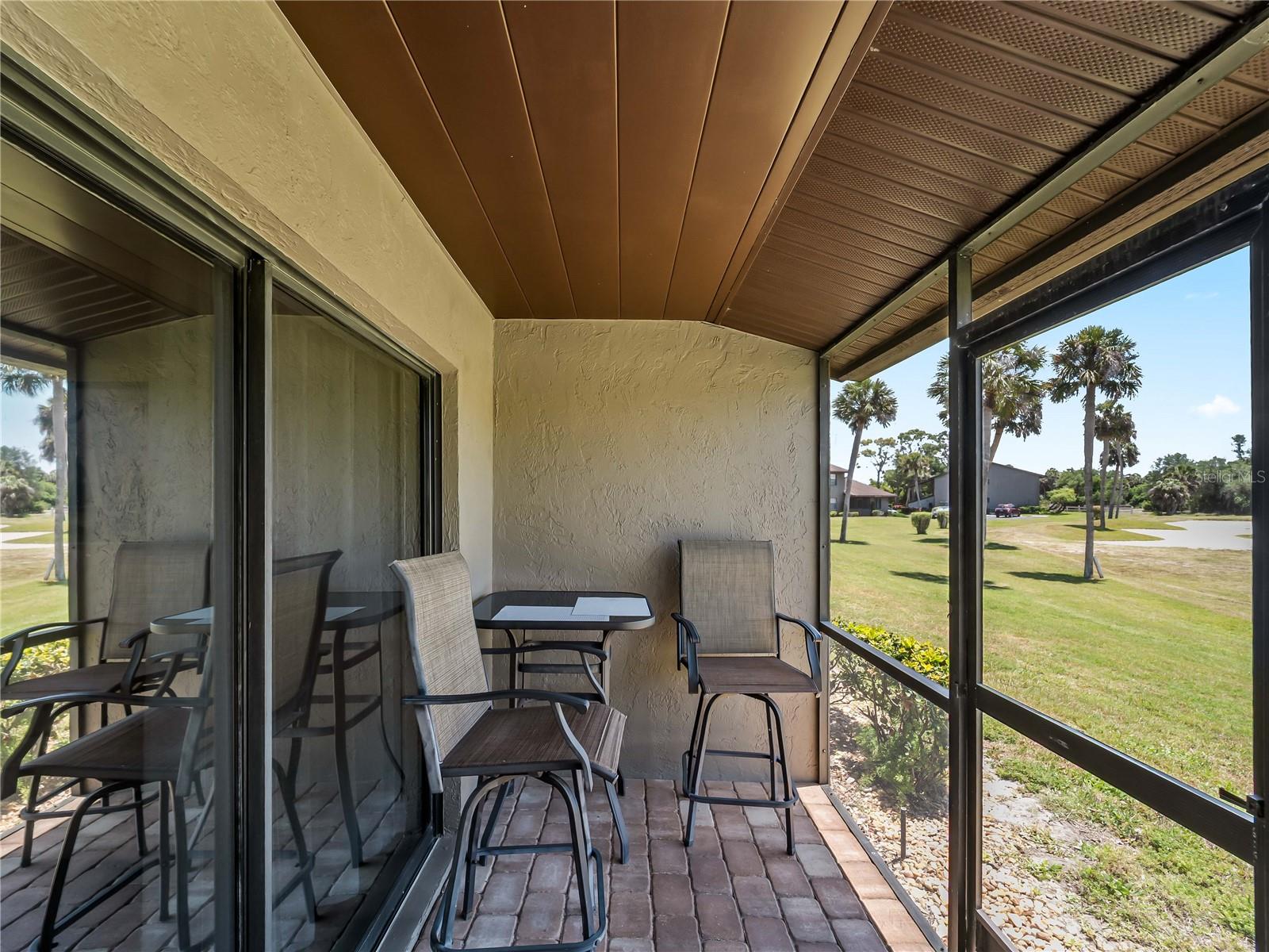 Image 35 of 49 For 929 Capri Isles Boulevard 27