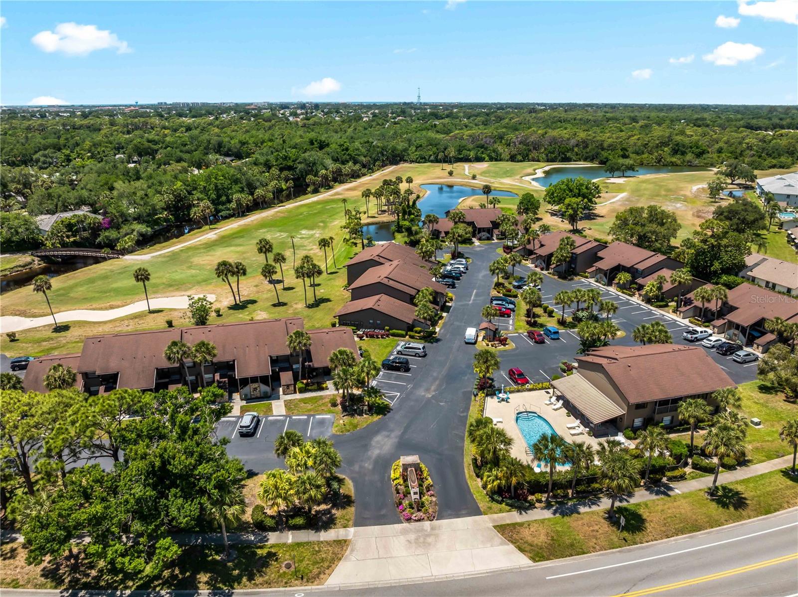 Image 48 of 49 For 929 Capri Isles Boulevard 27