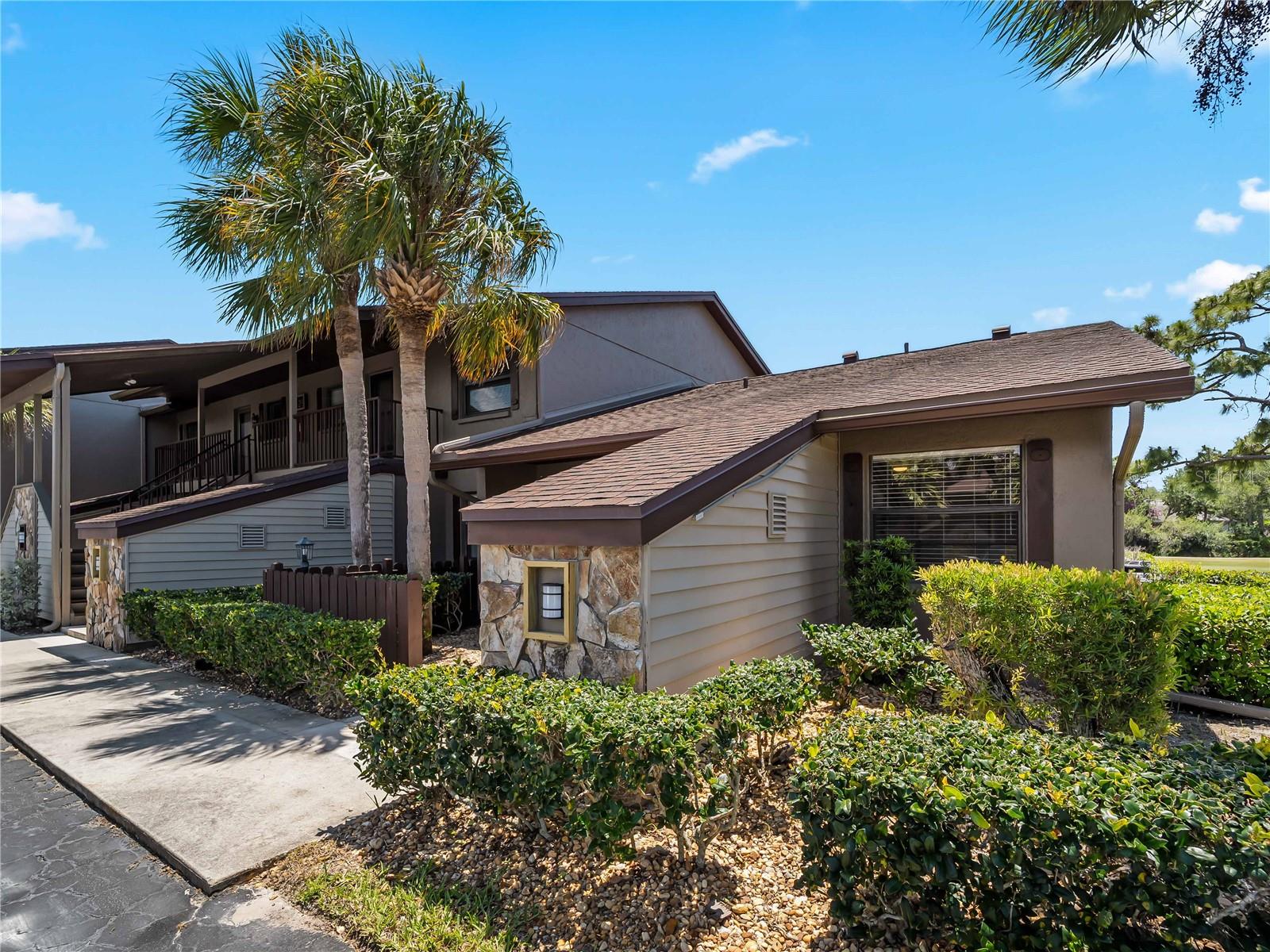 Image 5 of 49 For 929 Capri Isles Boulevard 27