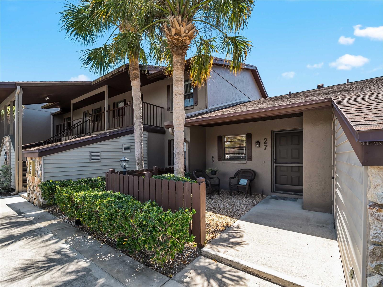 Image 6 of 49 For 929 Capri Isles Boulevard 27