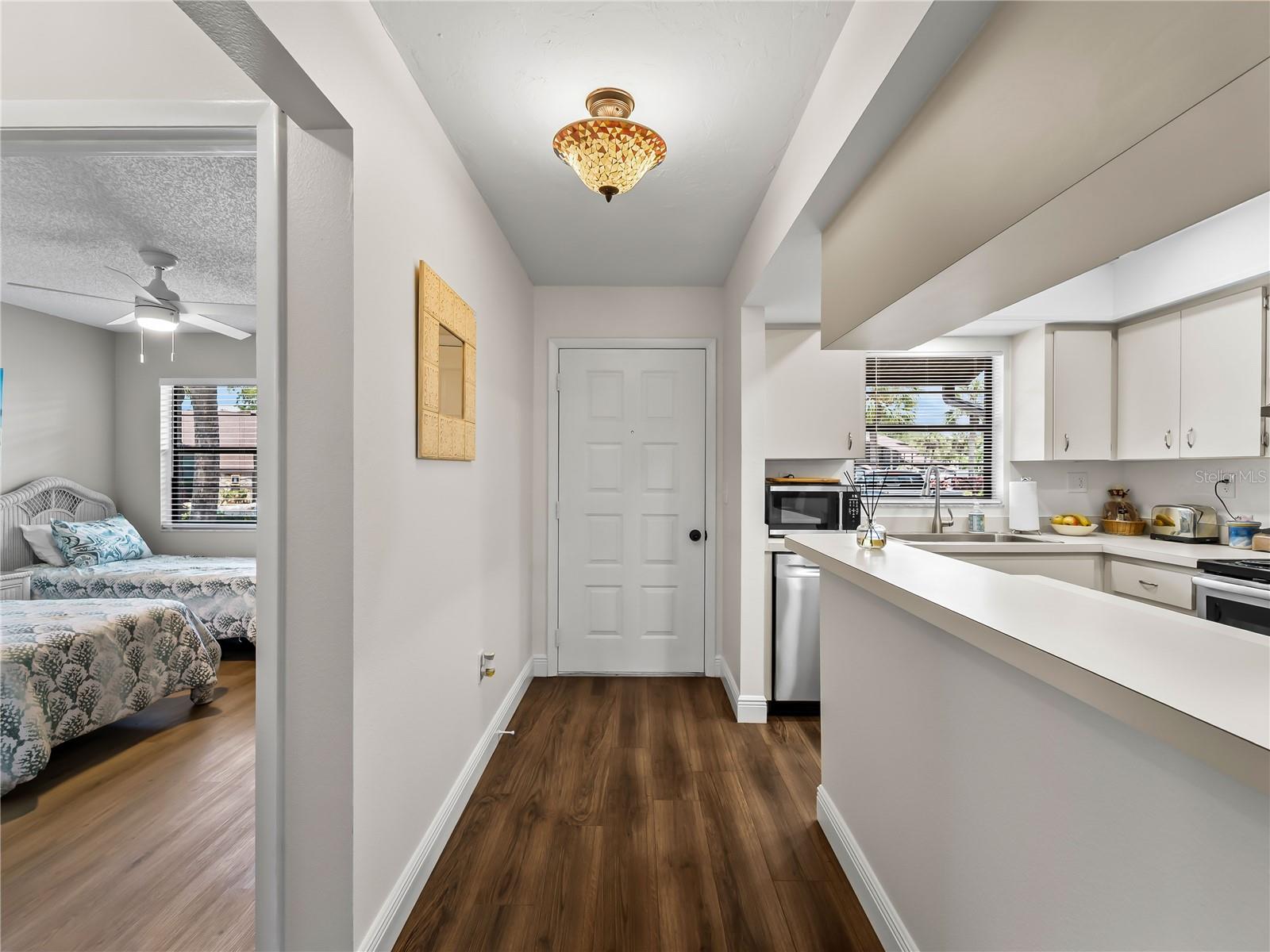 Image 8 of 49 For 929 Capri Isles Boulevard 27