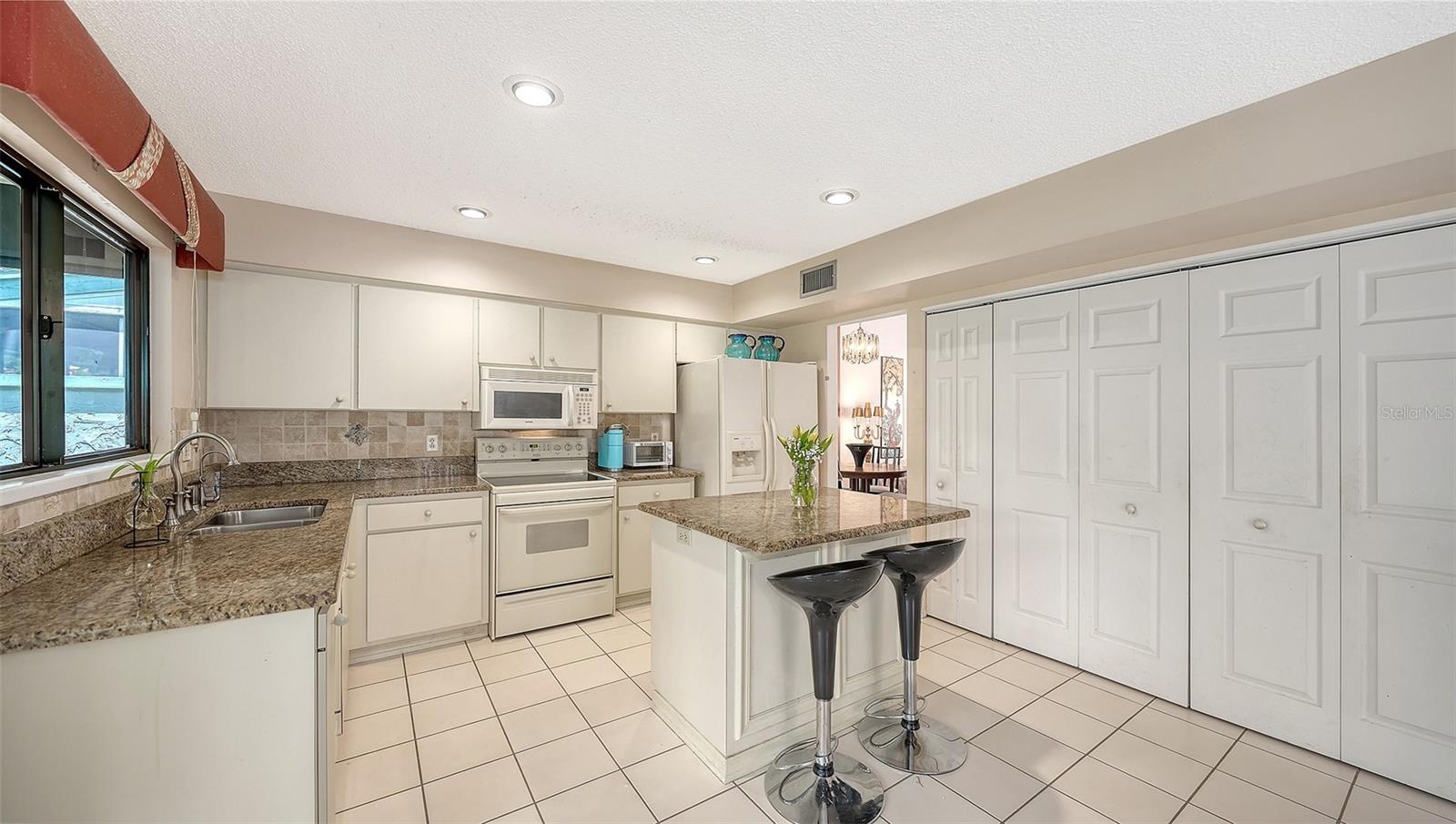 Image 14 of 40 For 4638 Willow Wood Circle 34